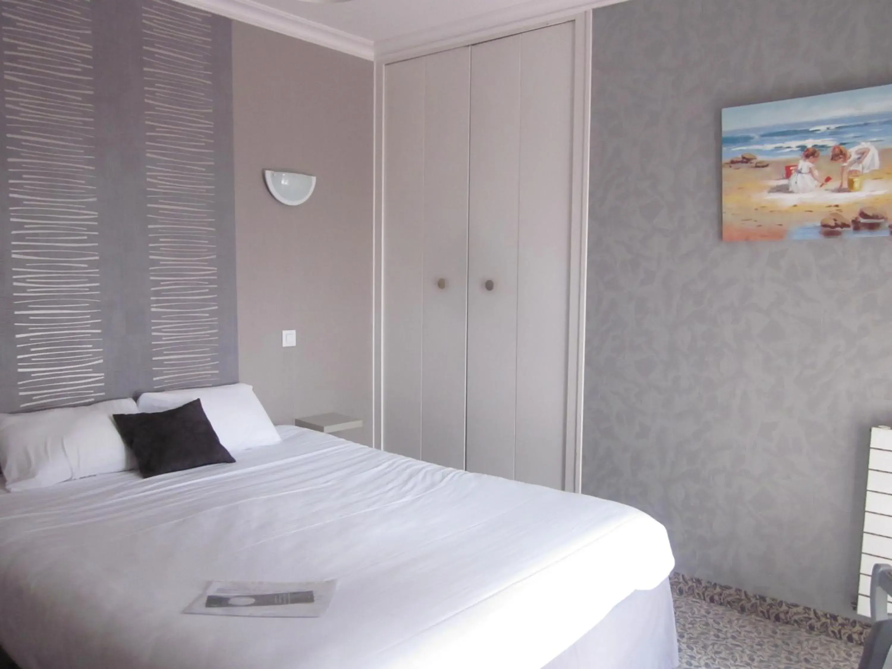 Queen Room with Balcony in Hotel La Chaumière Queen Room with Balcony in Hotel La Chaumière