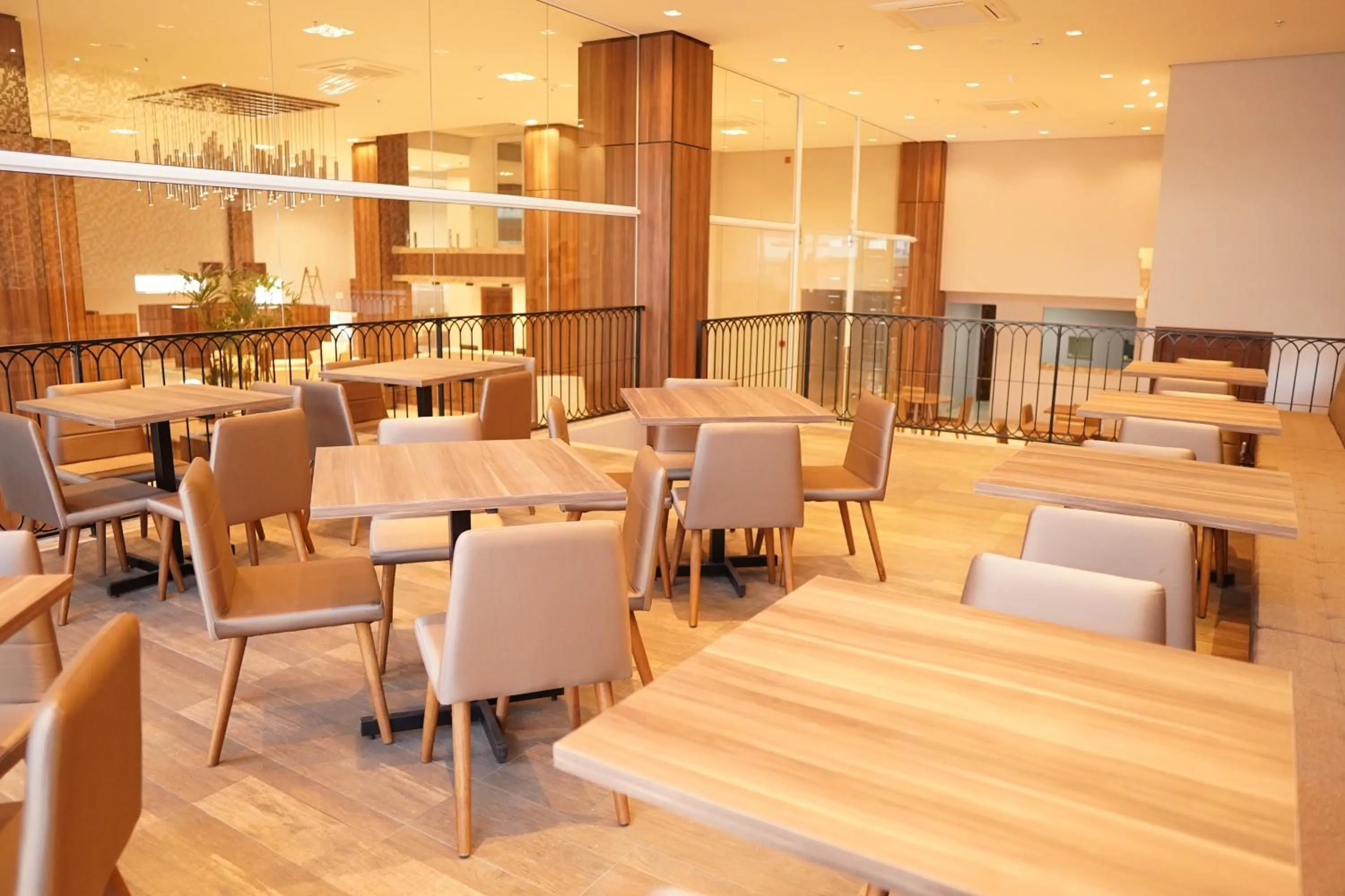 Restaurant/places to eat in Forte Express