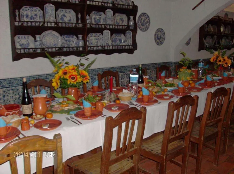 Restaurant/places to eat in Vila Sodré Guest House