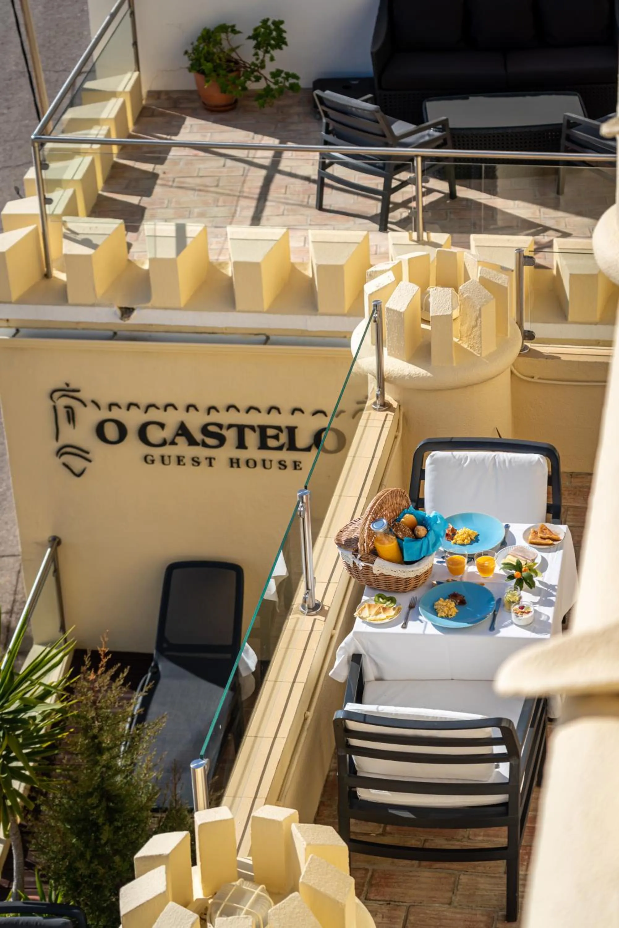 Property building in Castelo Guest House