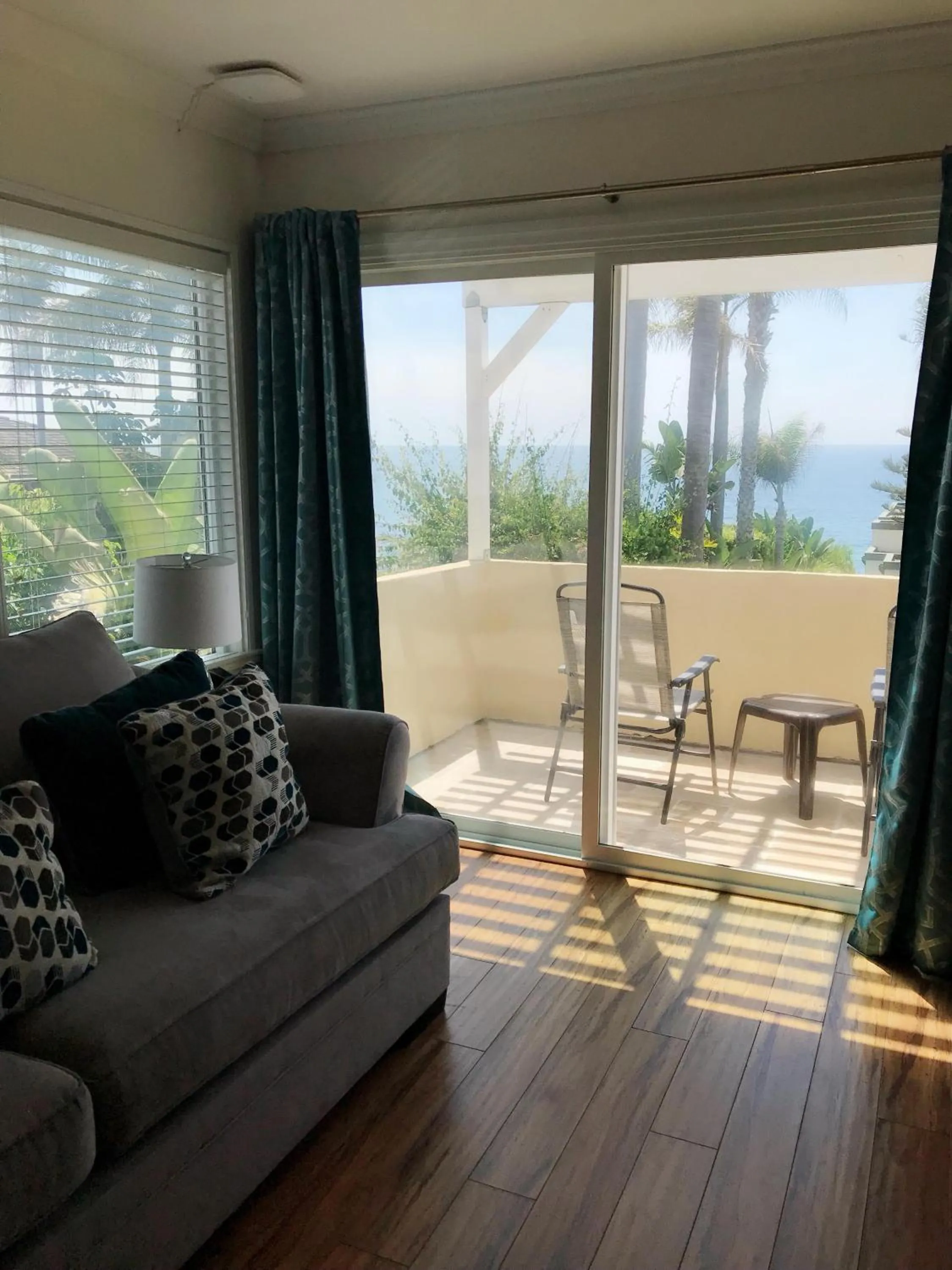 Balcony/Terrace in Seaside Laguna Inn & Suites