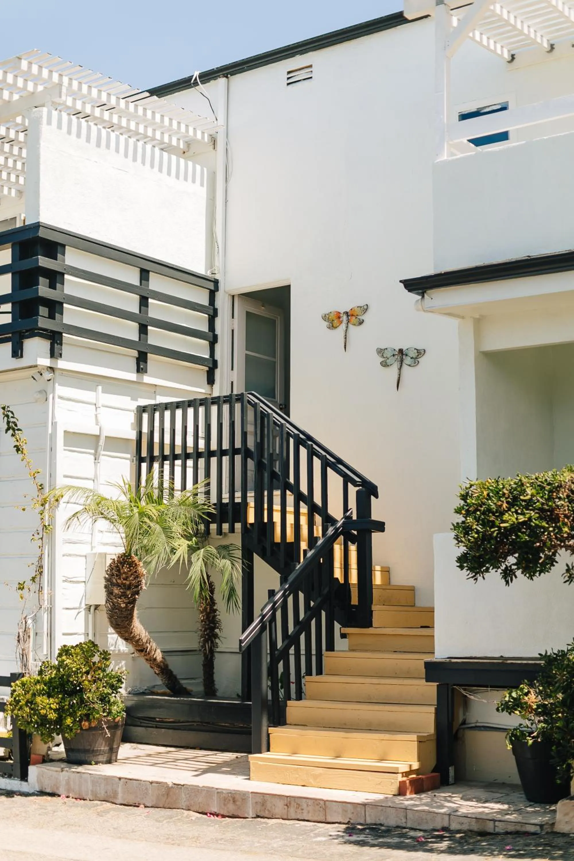 Property building in Seaside Laguna Inn & Suites