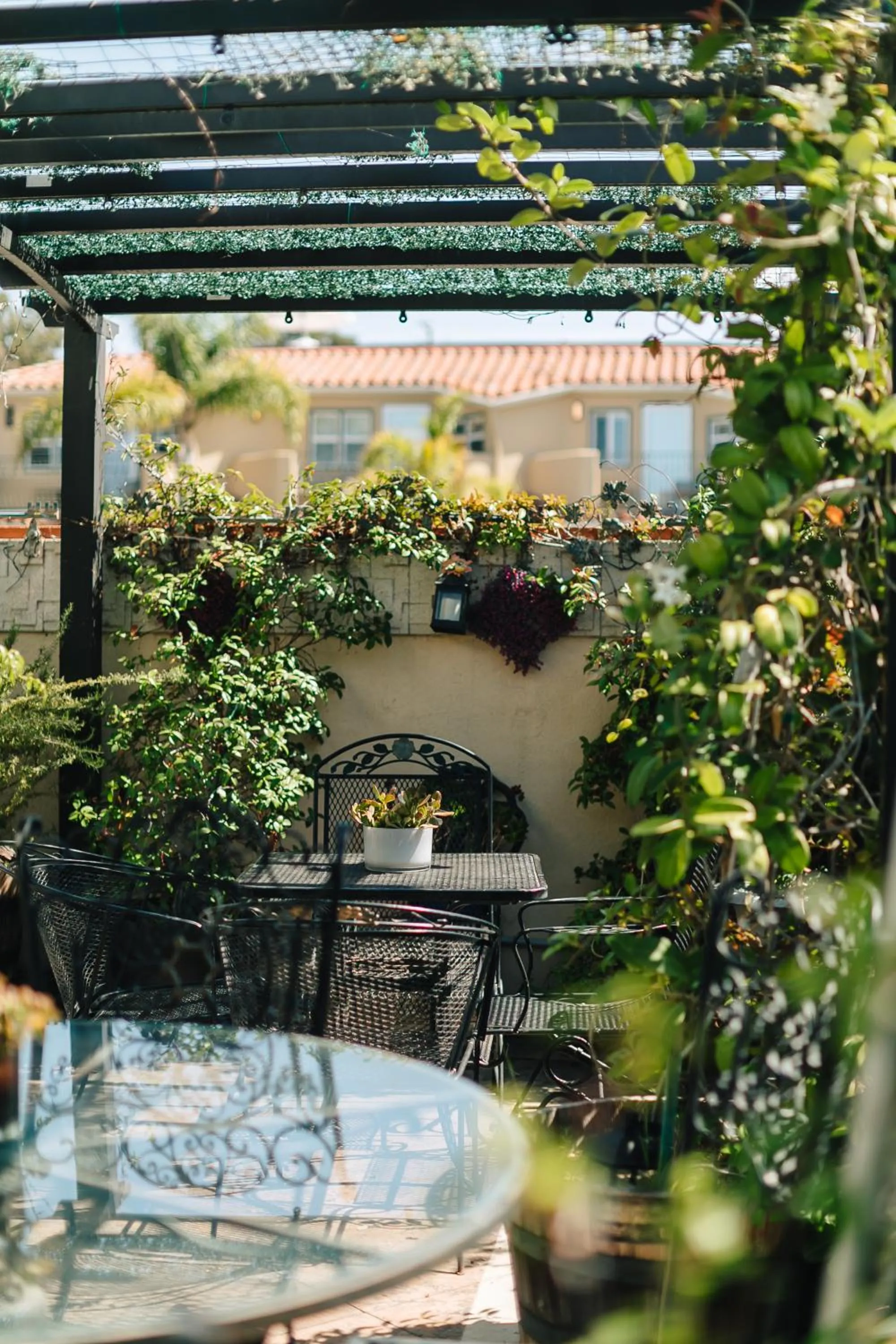 Patio in Seaside Laguna Inn & Suites