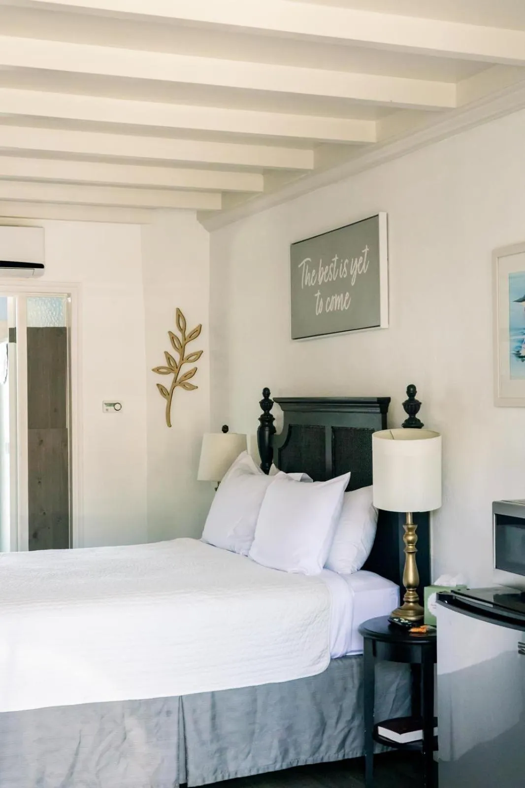 Seaside Laguna Inn & Suites