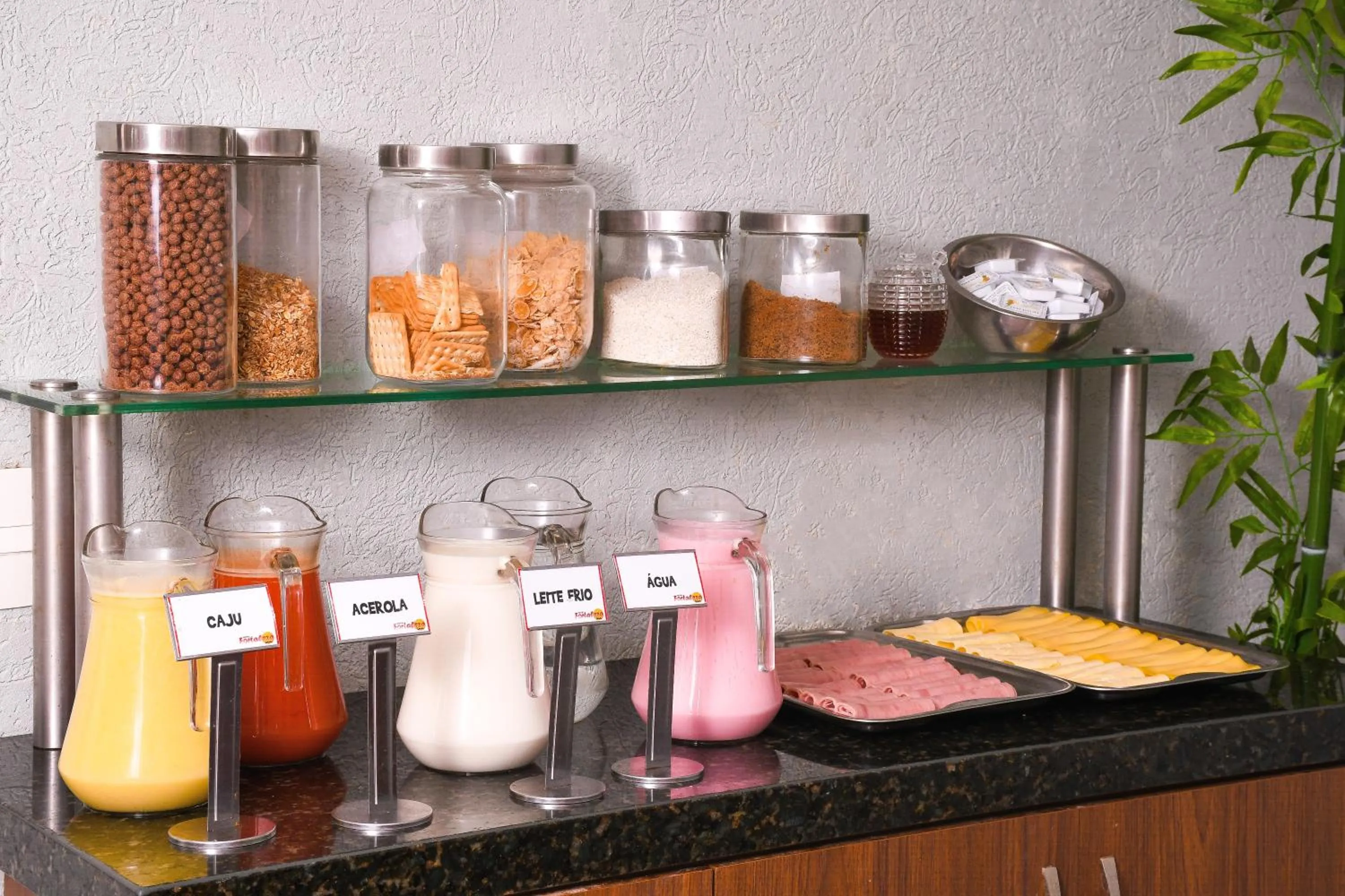 Food and drinks in Hotel Fortaleza Inn