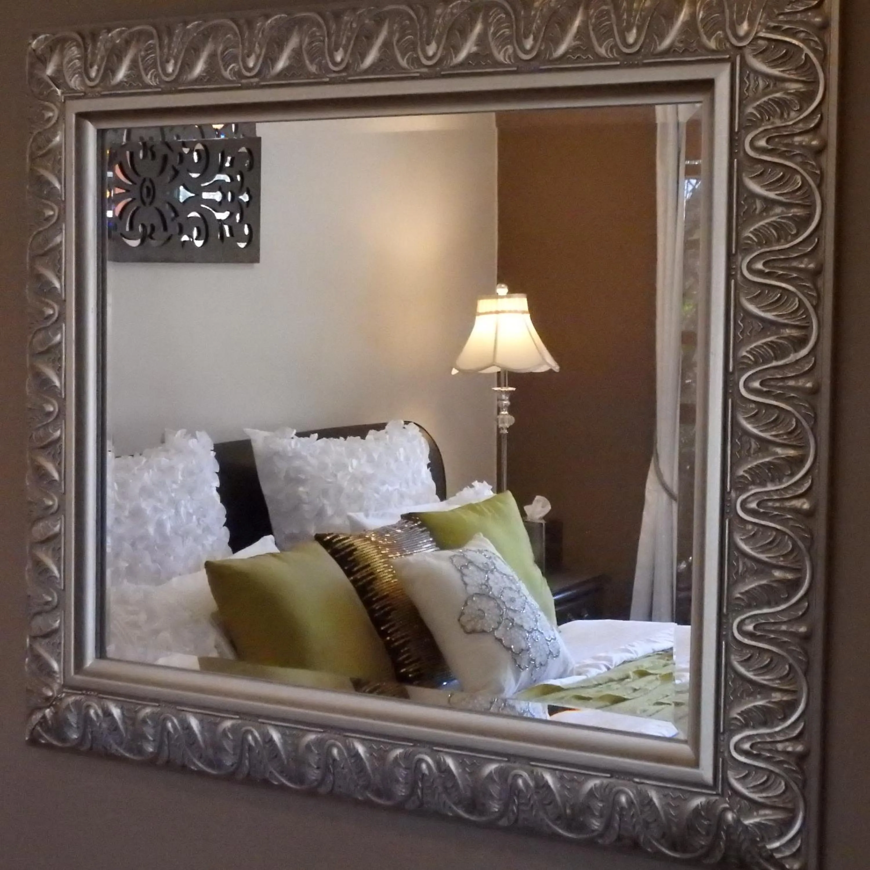 Bed in Bowral Road Art Gallery Bed and Breakfast