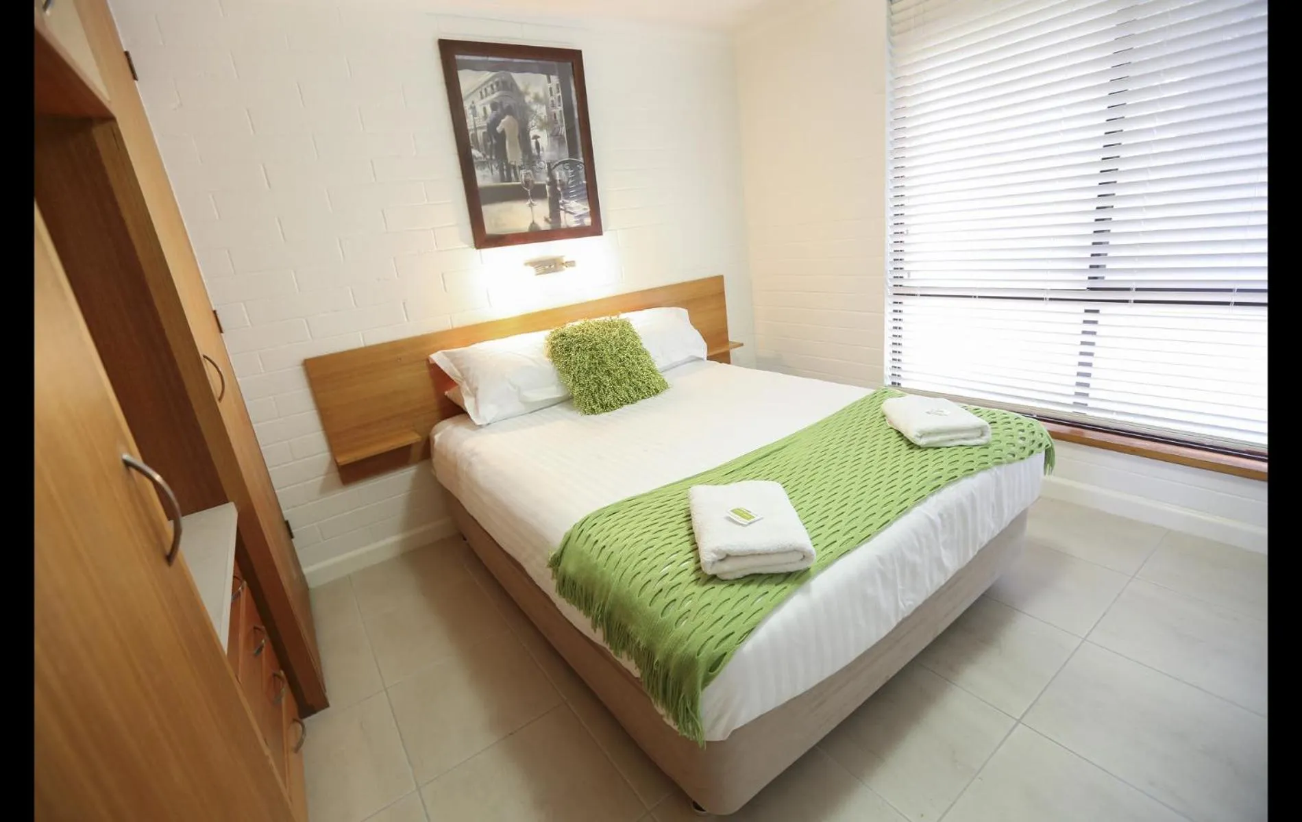 Bed in Mildura Holiday Villas