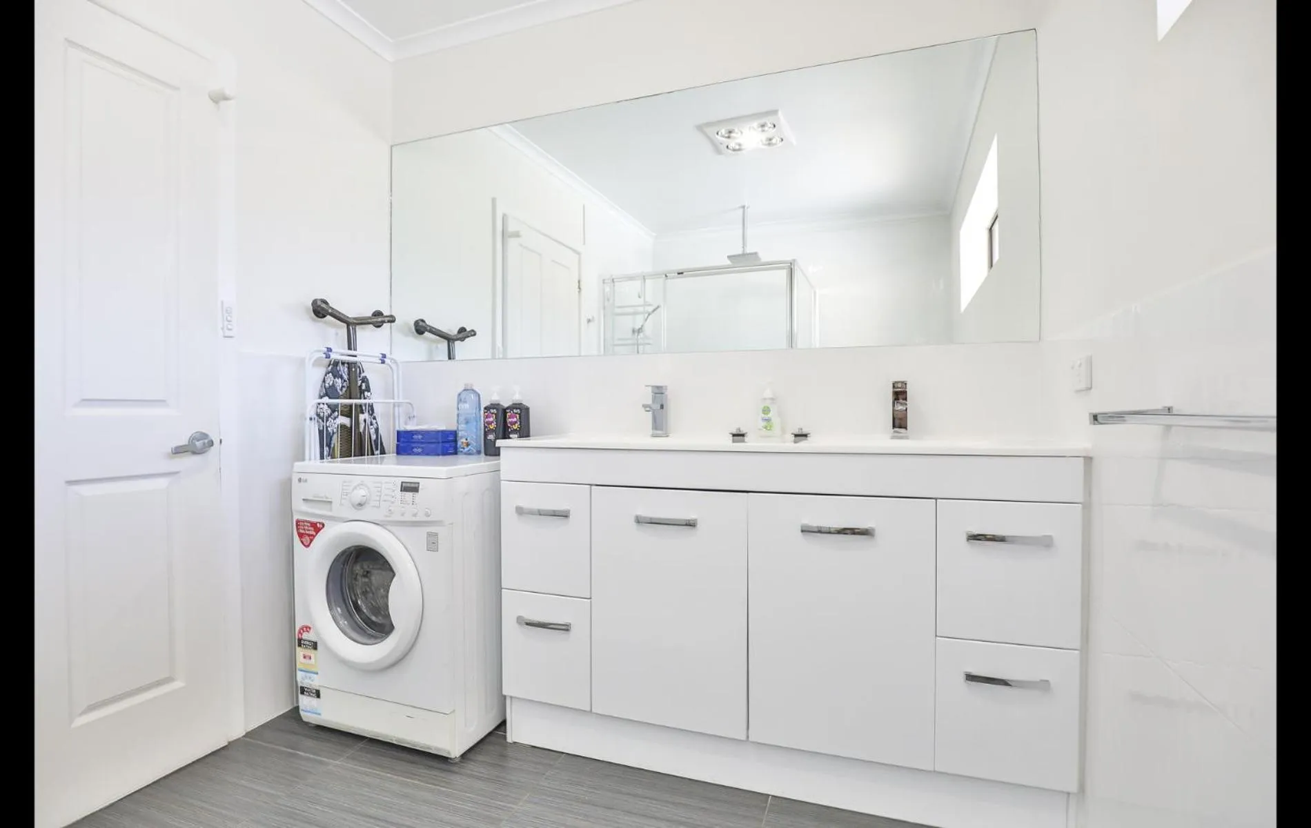Bathroom in Mildura Holiday Villas