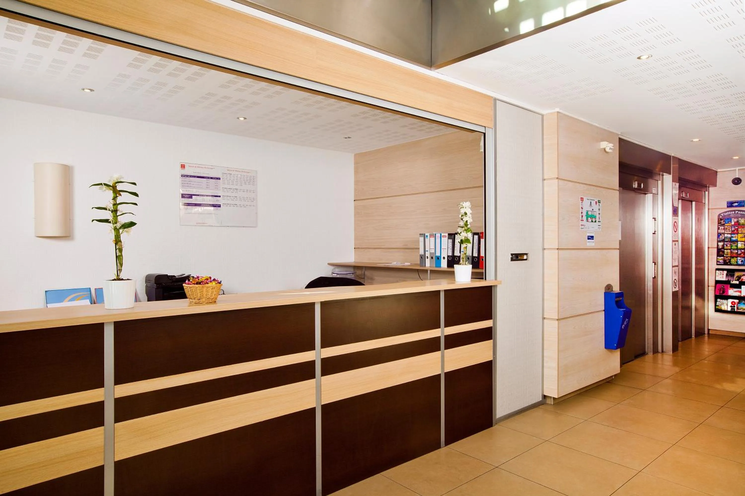 Lobby or reception in Séjours & Affaires Lille Europe