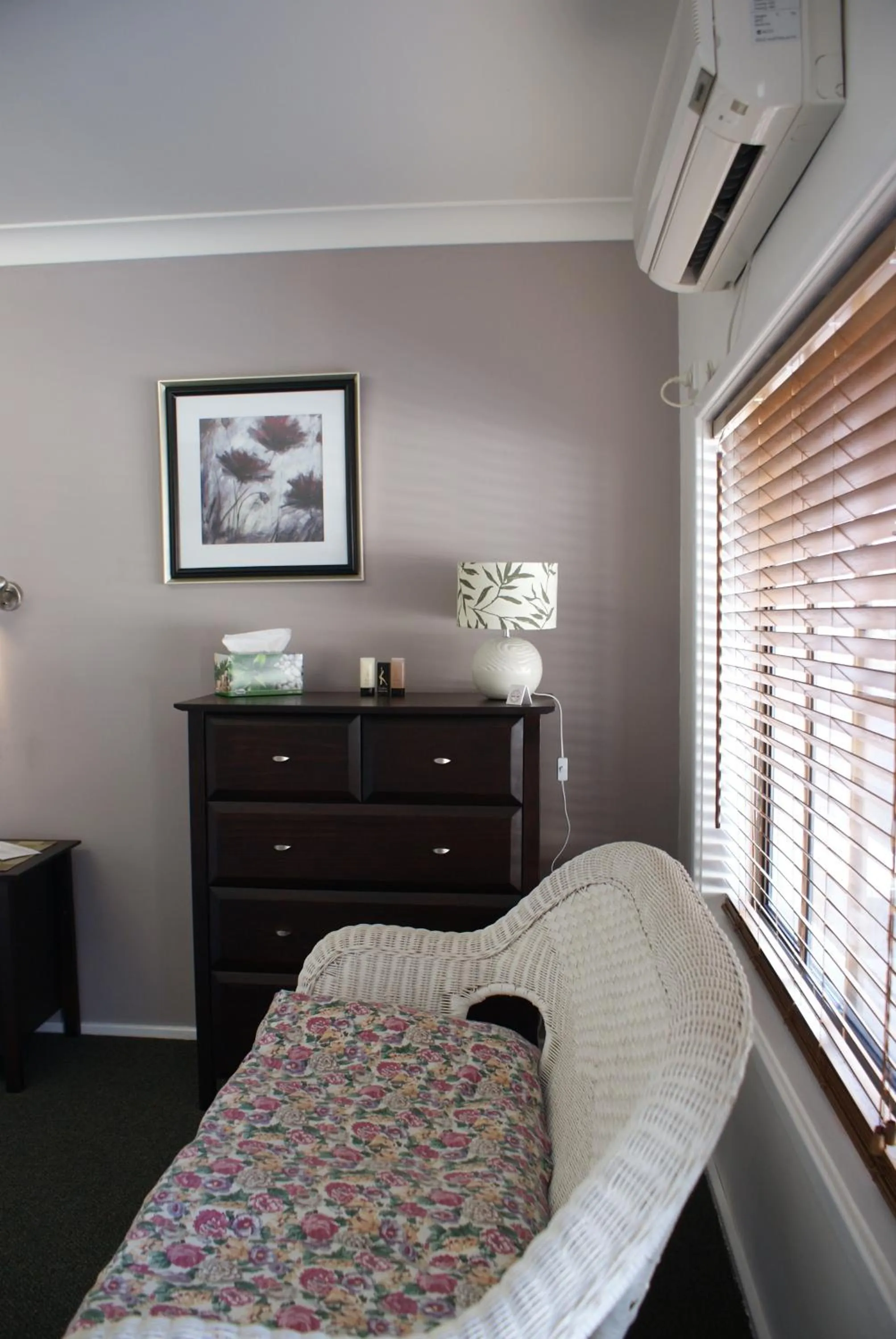 Decorative detail, Bed in Karuah Riverside Motel