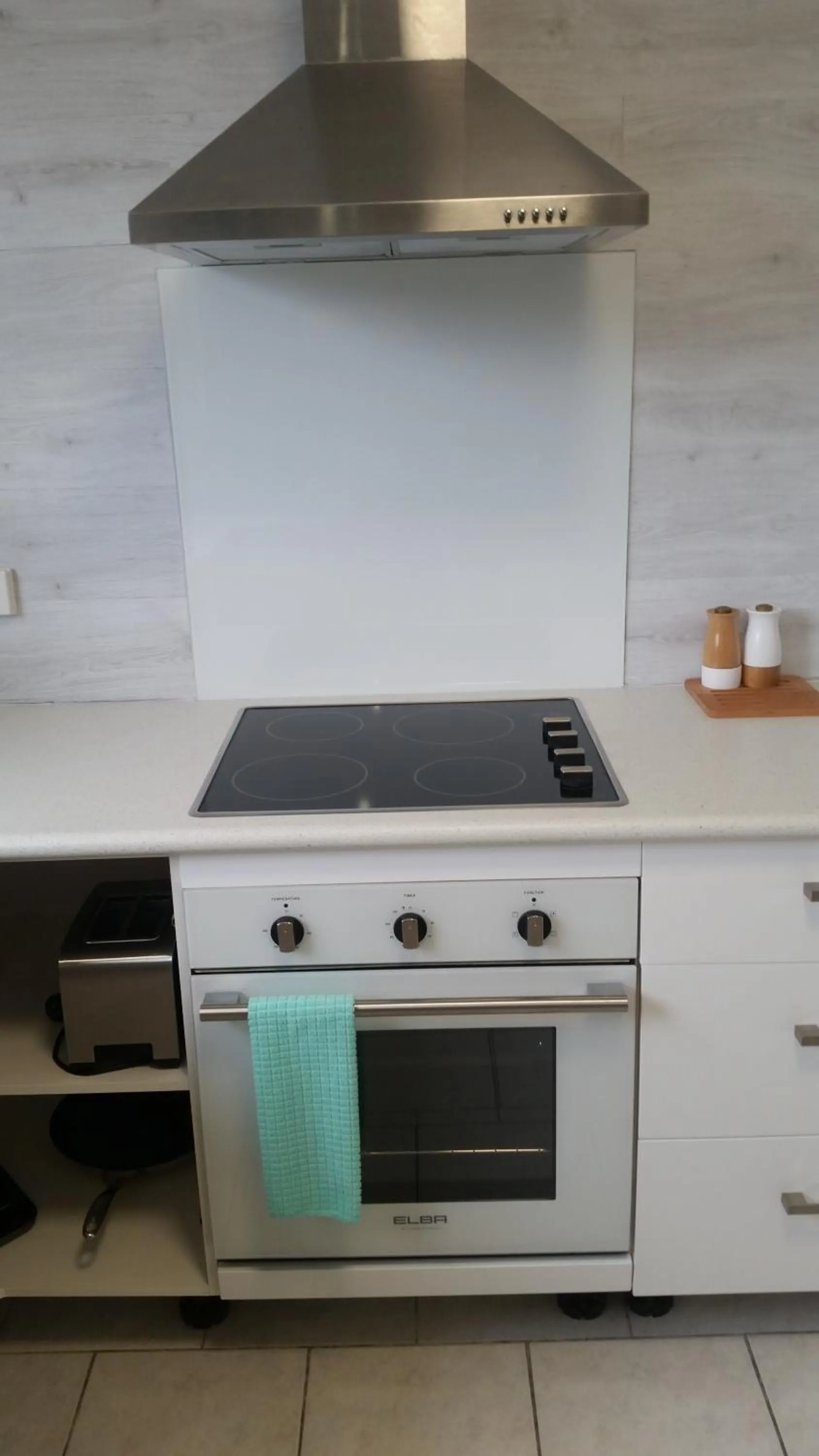 Kitchen or kitchenette in Karuah Riverside Motel