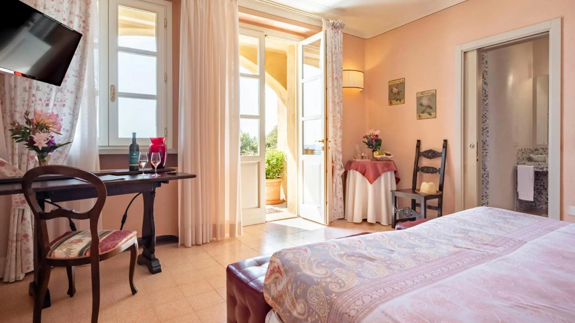 TV and multimedia, Bed in Tenuta il Sassone - Wine&Food