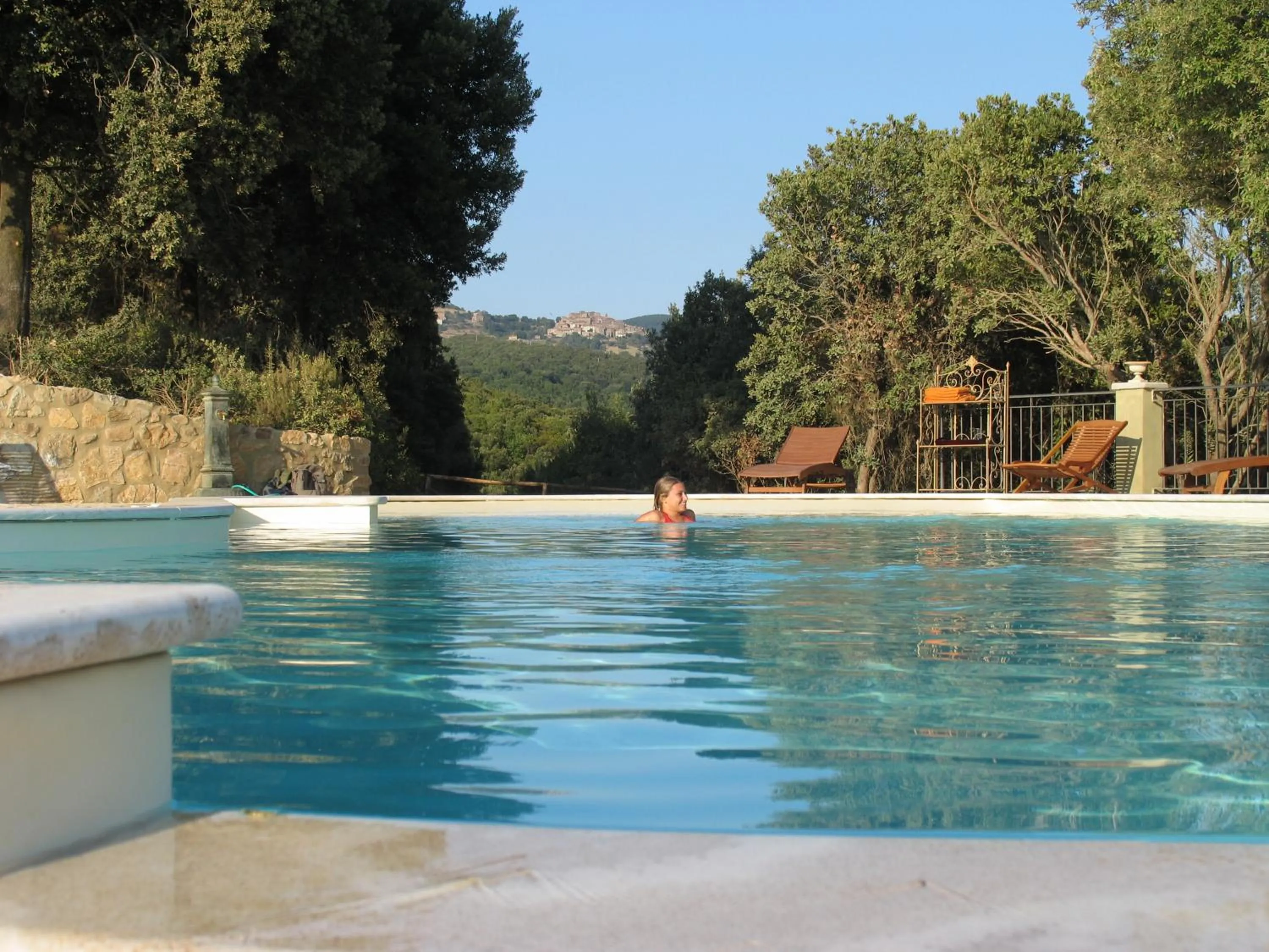 Swimming pool in Tenuta il Sassone - Wine&Food