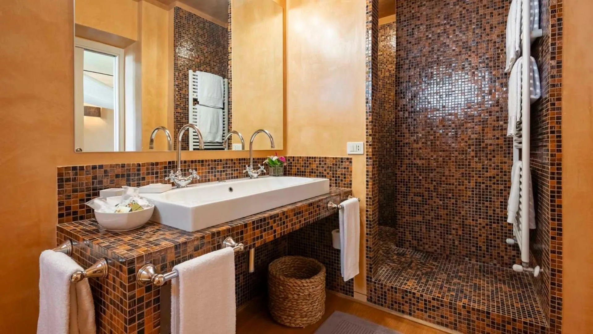 Shower in Tenuta il Sassone - Wine&Food