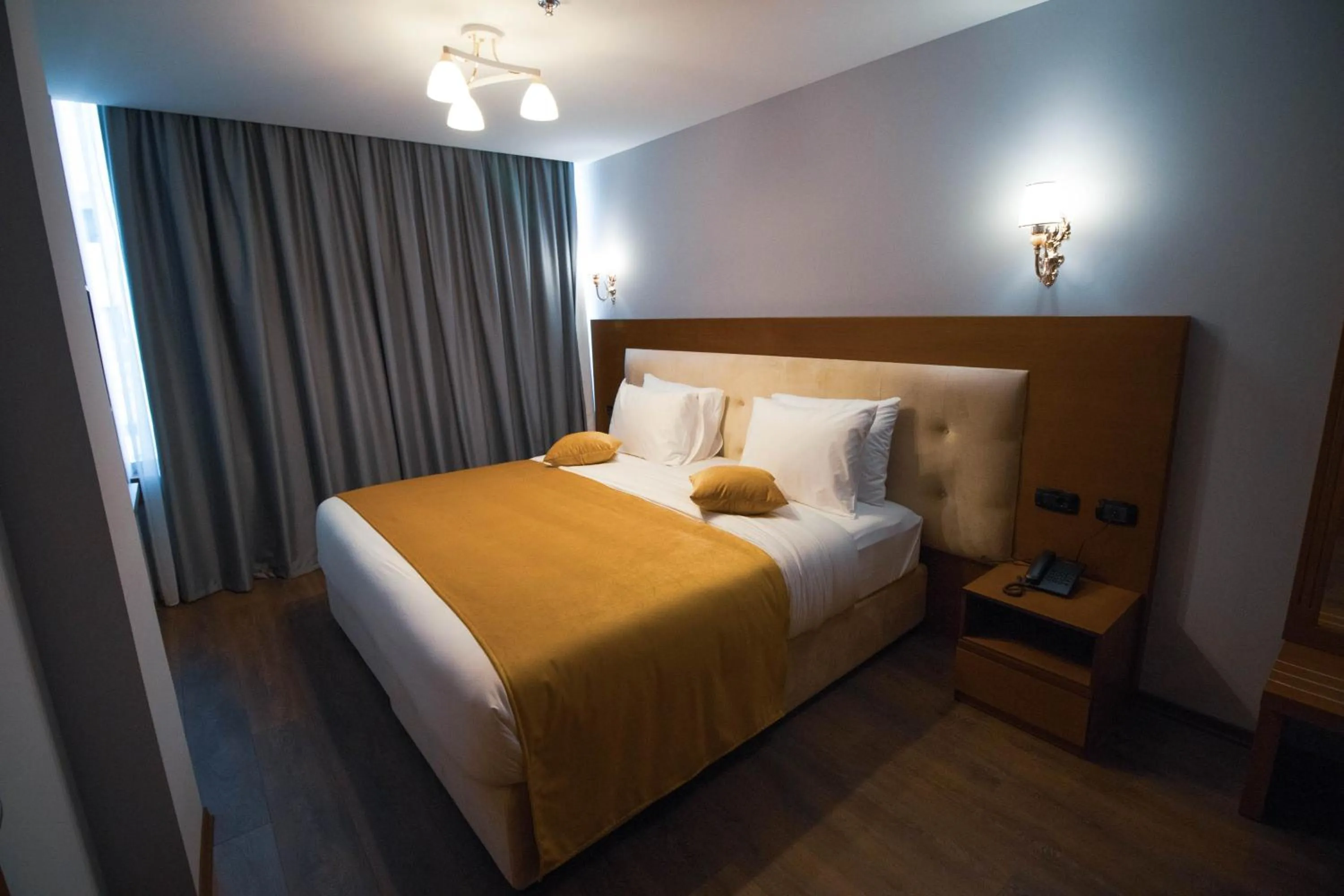 Bed in Albanopolis Hotel