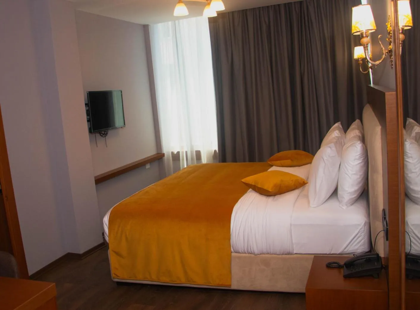 Bed in Albanopolis Hotel