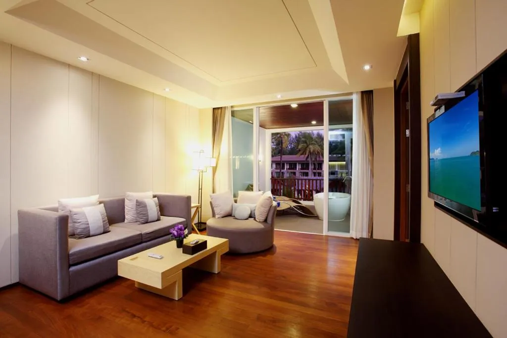 Graceland Khaolak Beachfront Resort