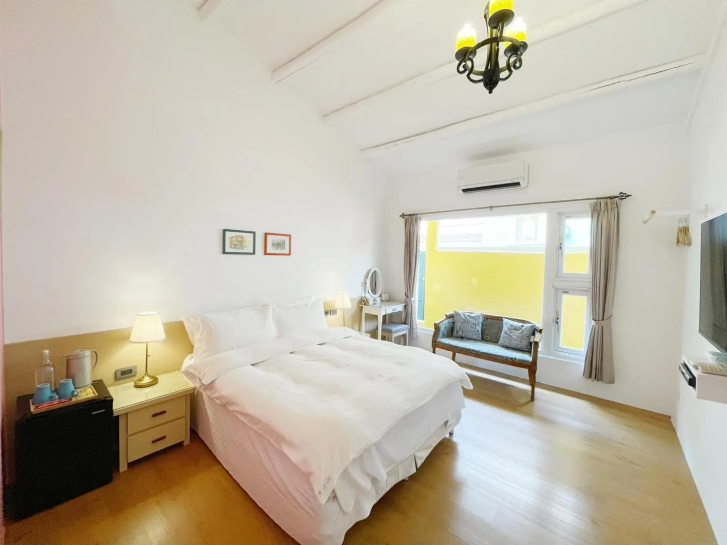 Bed in Alishan Tea Garden B&B