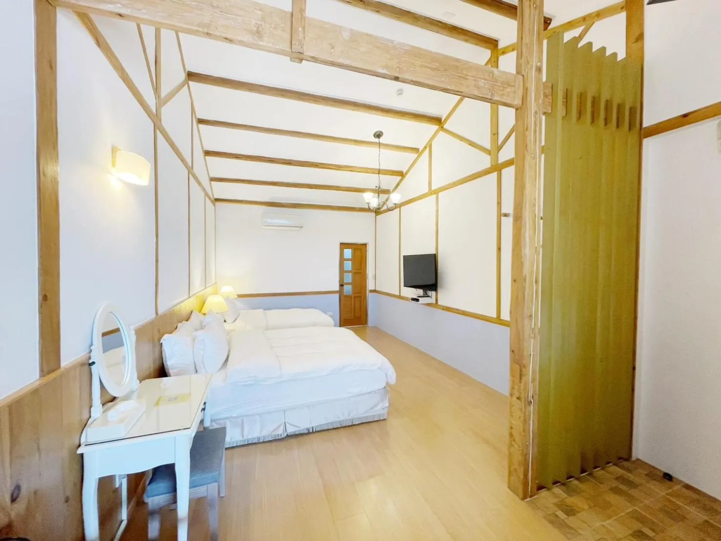 Bed in Alishan Tea Garden B&B