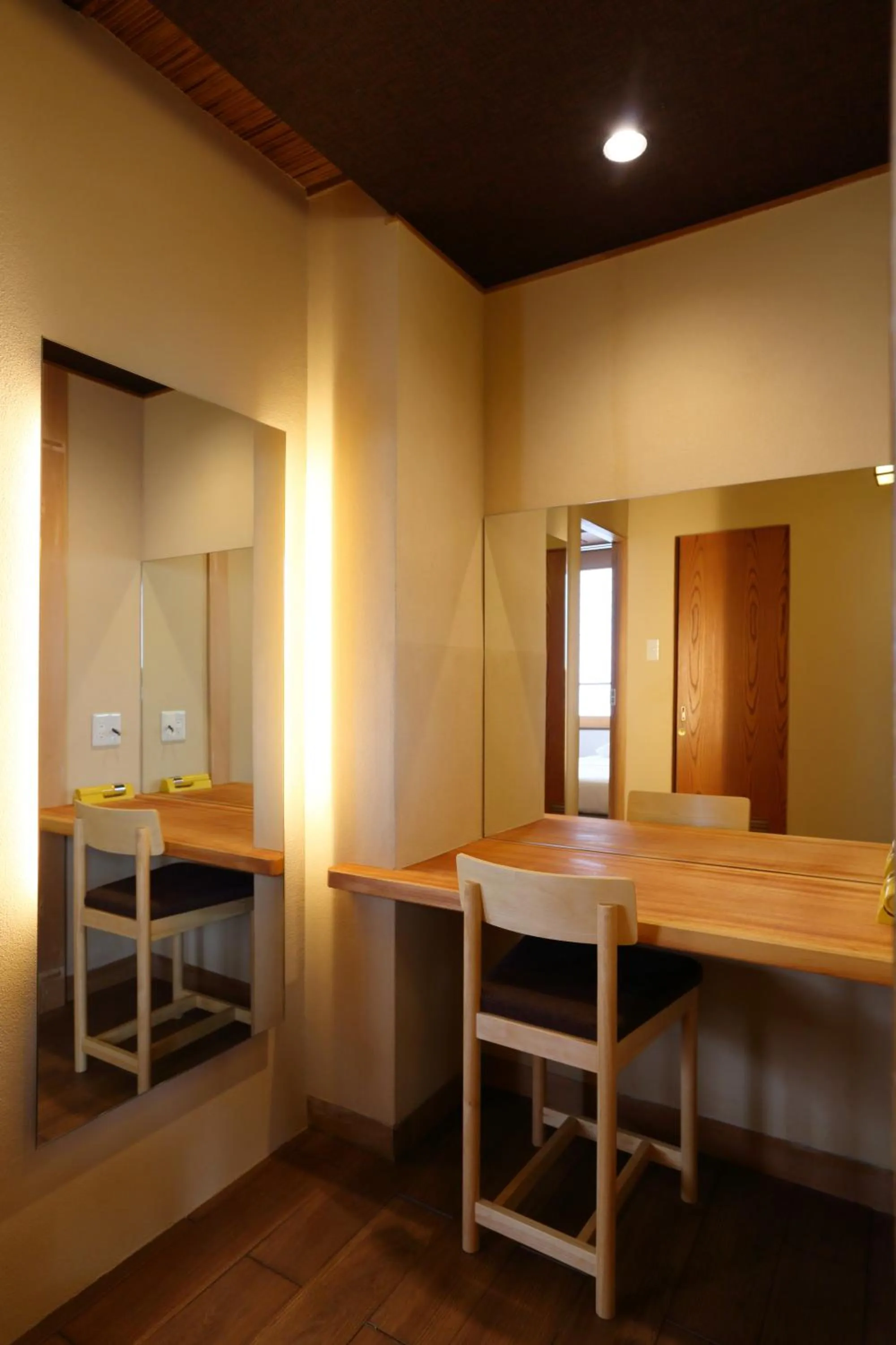 Seating area in Tazuru