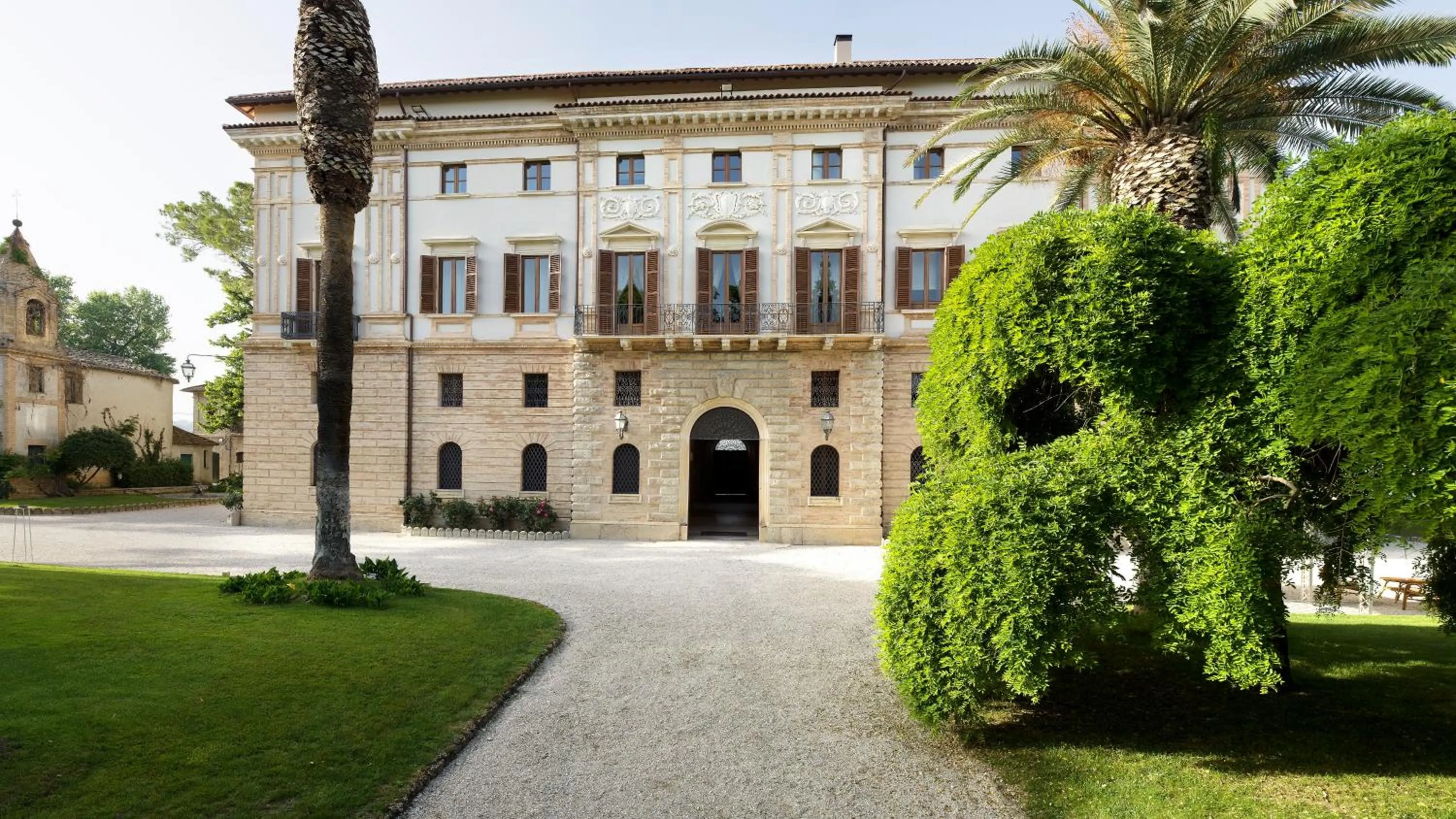 Facade/entrance in Villa Corallo