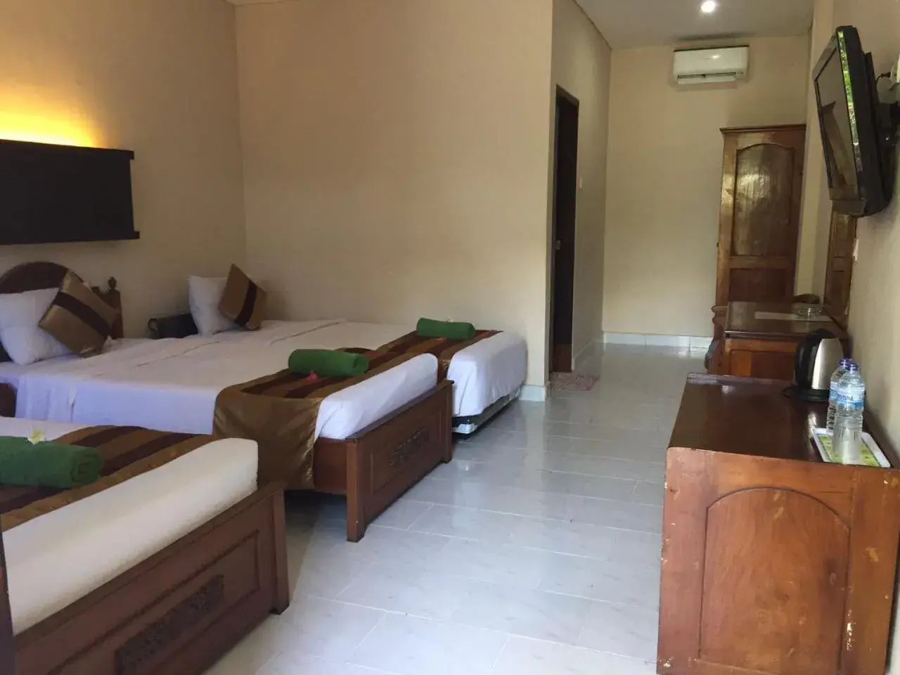 Superior Room With Extrabed in Bakung Beach Resort Superior Room With Extrabed in Bakung Beach Resort