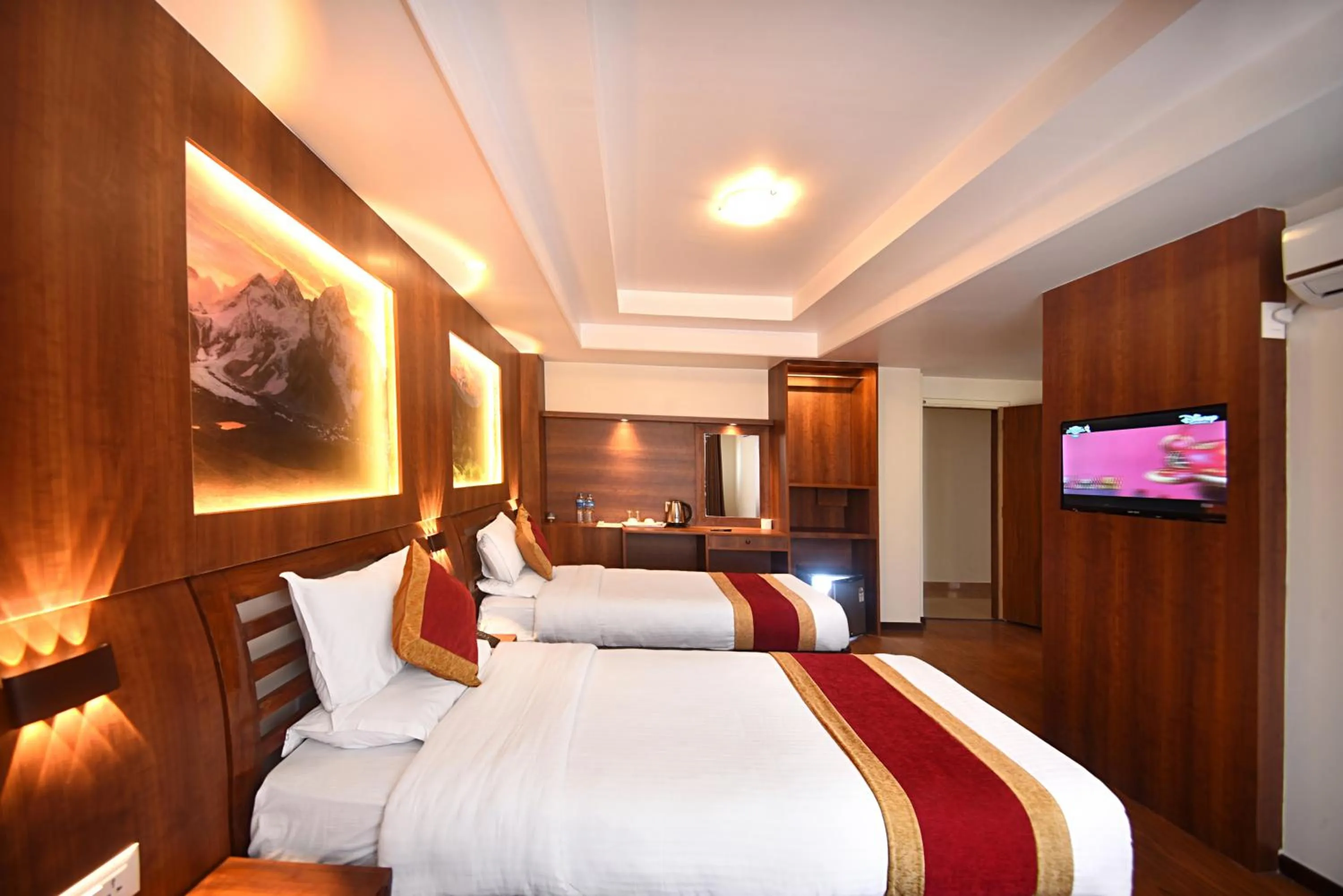 Property building, Bed in Hotel Friends Home