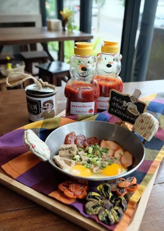 Boutique Poo-Yai Lee