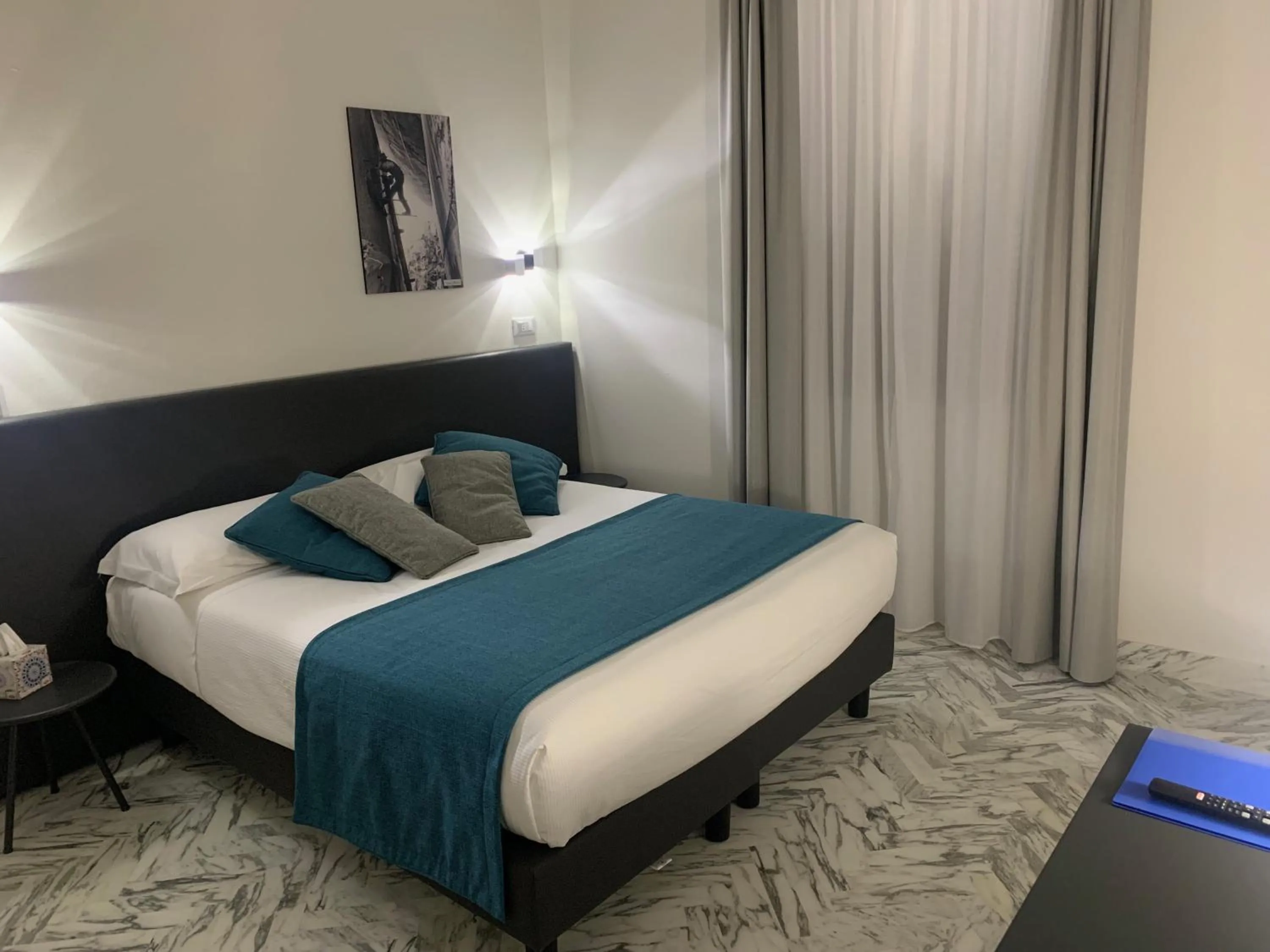 Photo of the whole room, Bed in Mikeme