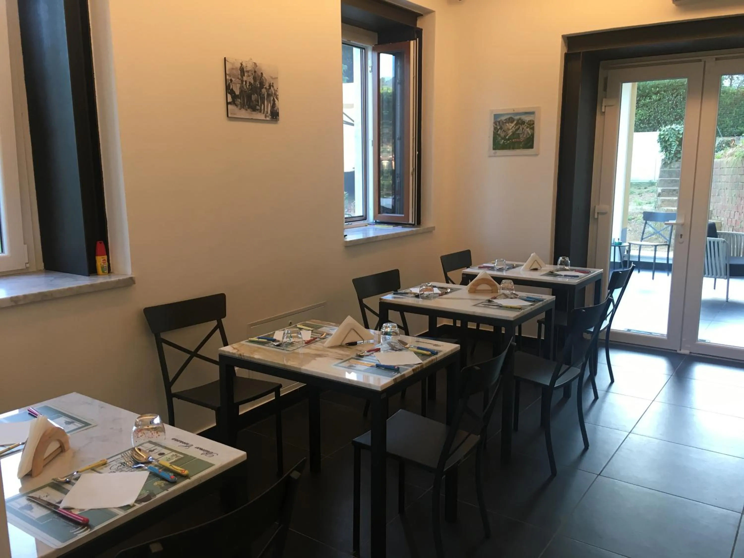 Restaurant/places to eat in Mikeme