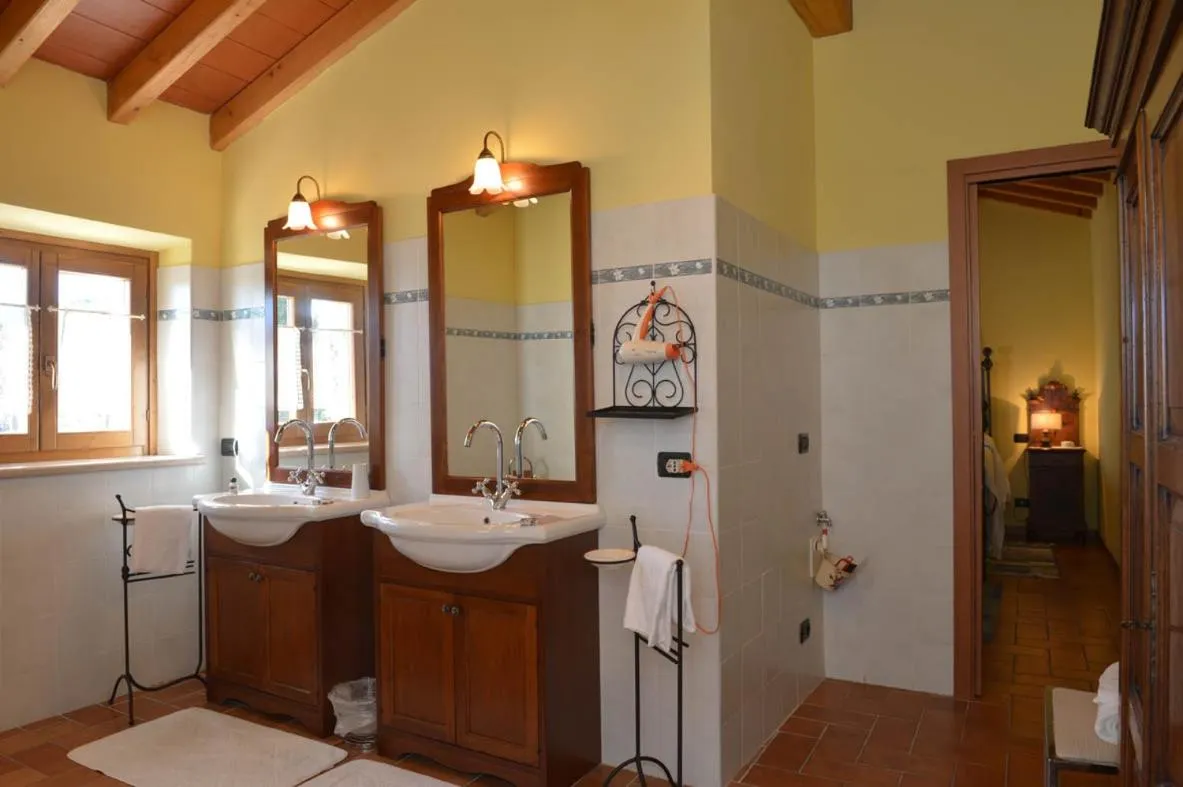 Bathroom in RELAIS ANTICA CORTE AL MOLINO - Adults Only