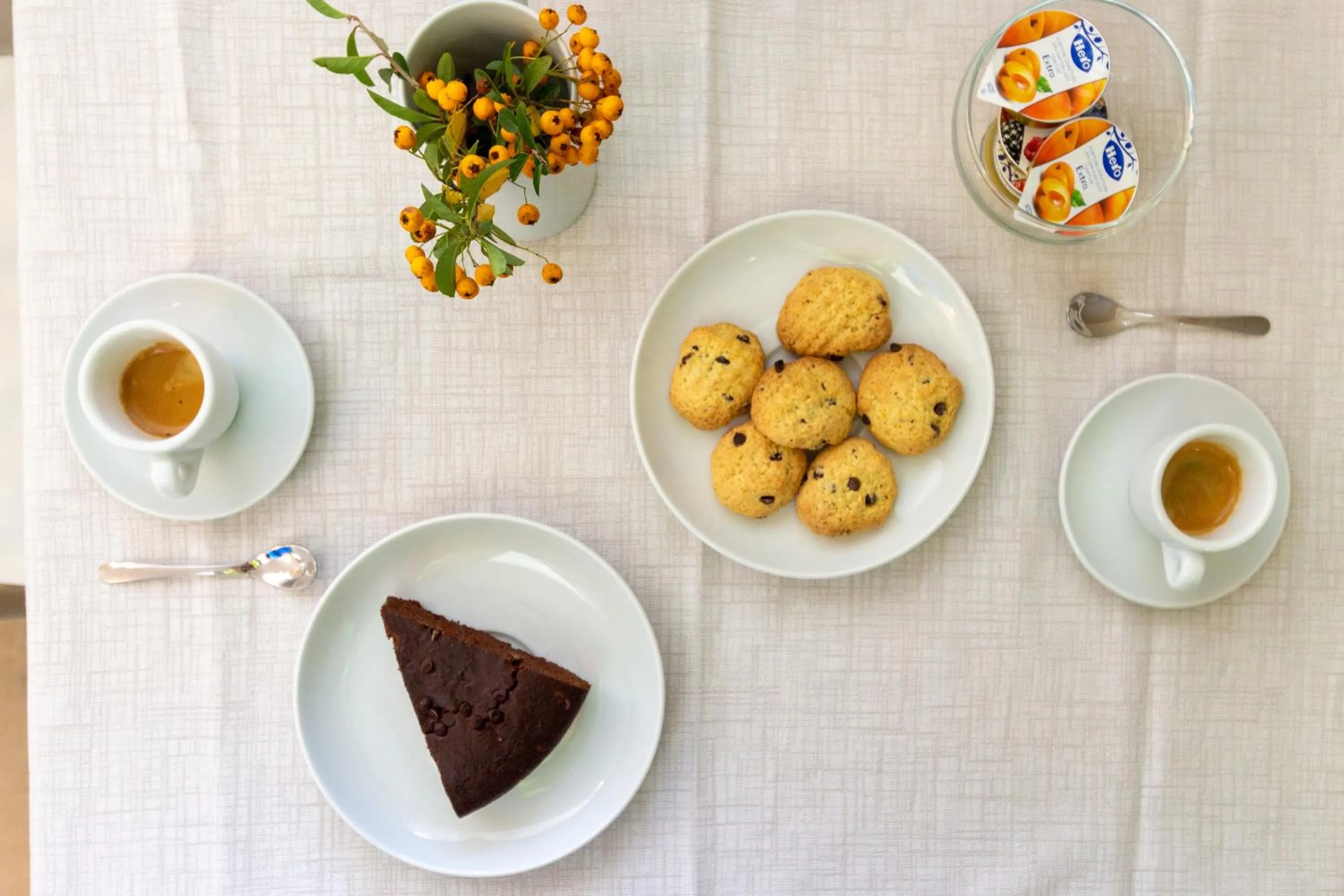 Food and drinks in New Ca'Mea