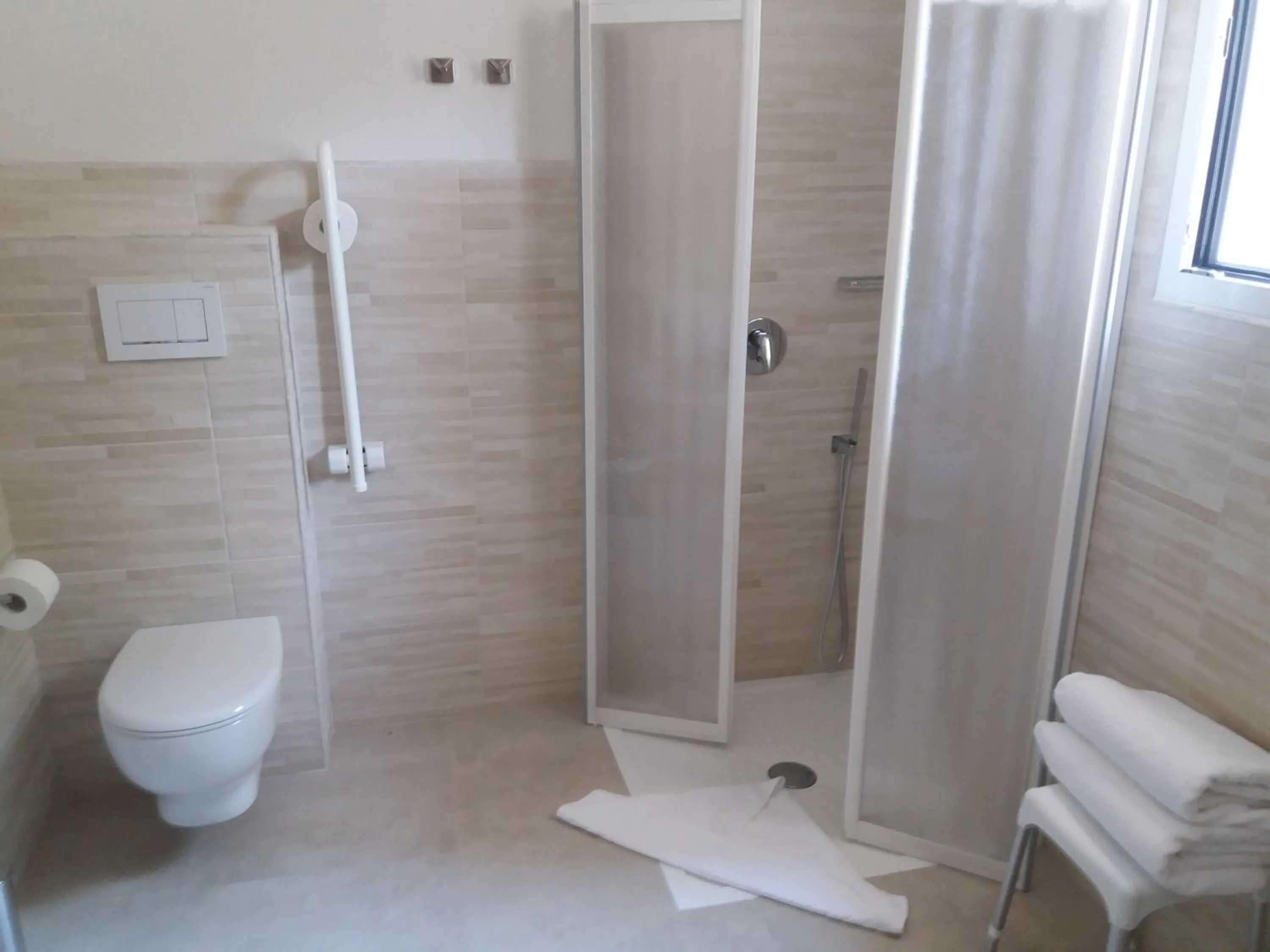 Shower in New Ca'Mea