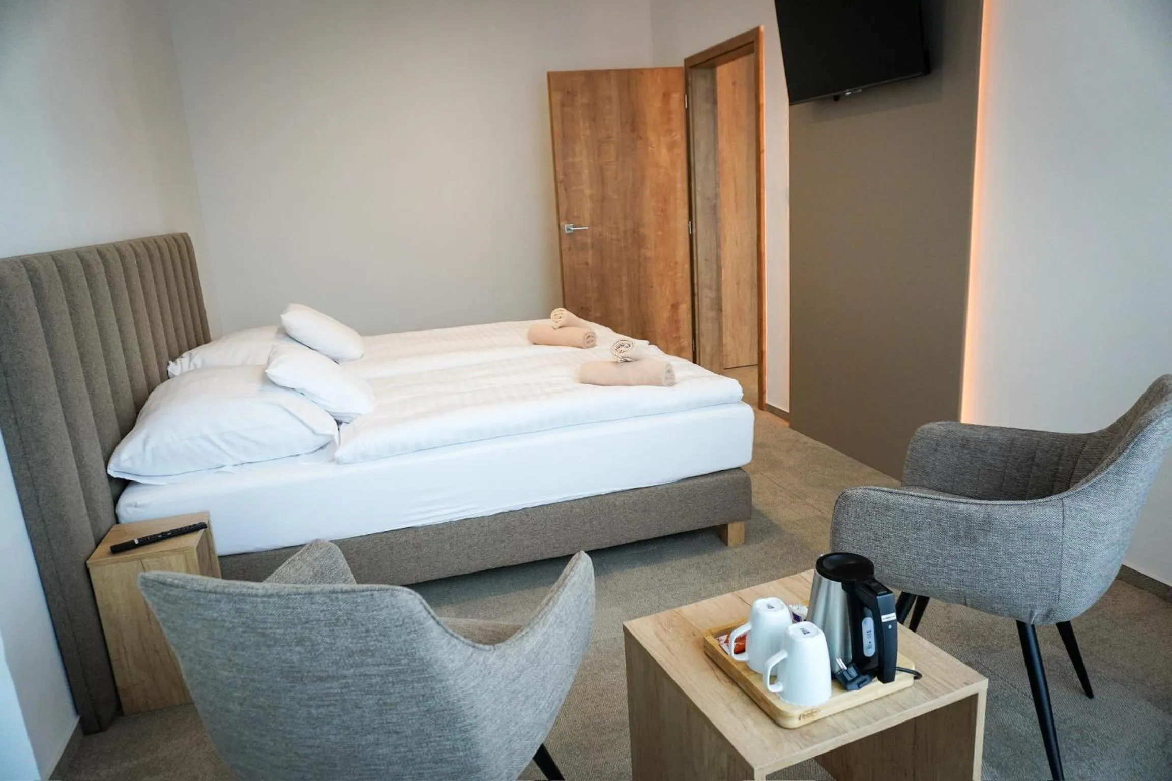 Photo of the whole room, Bed in Hotel Modena