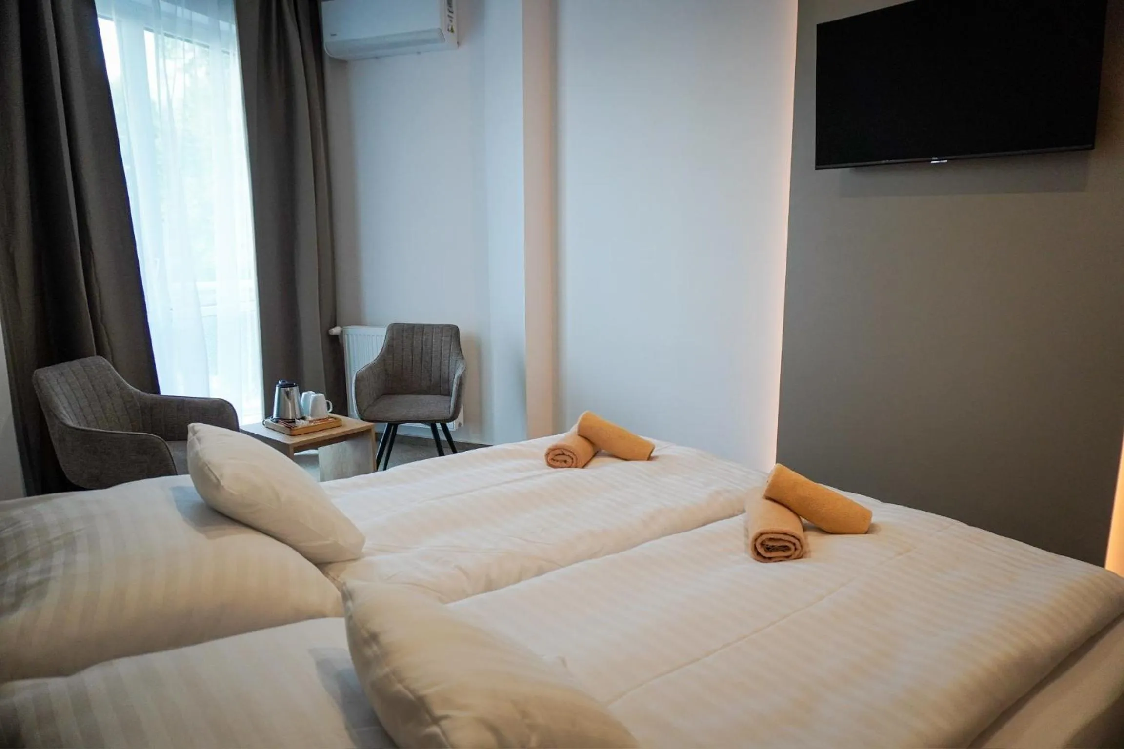 Photo of the whole room, Bed in Hotel Modena