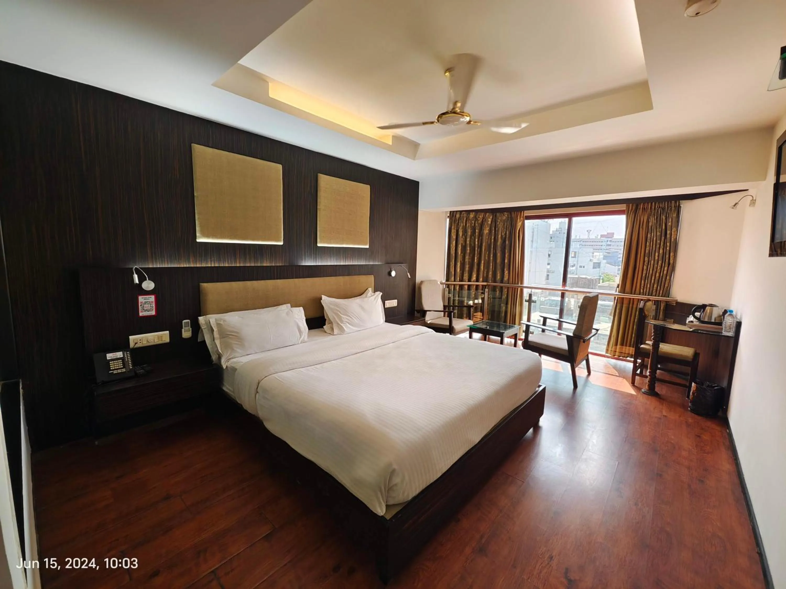 Street view, Bed in The Oasis