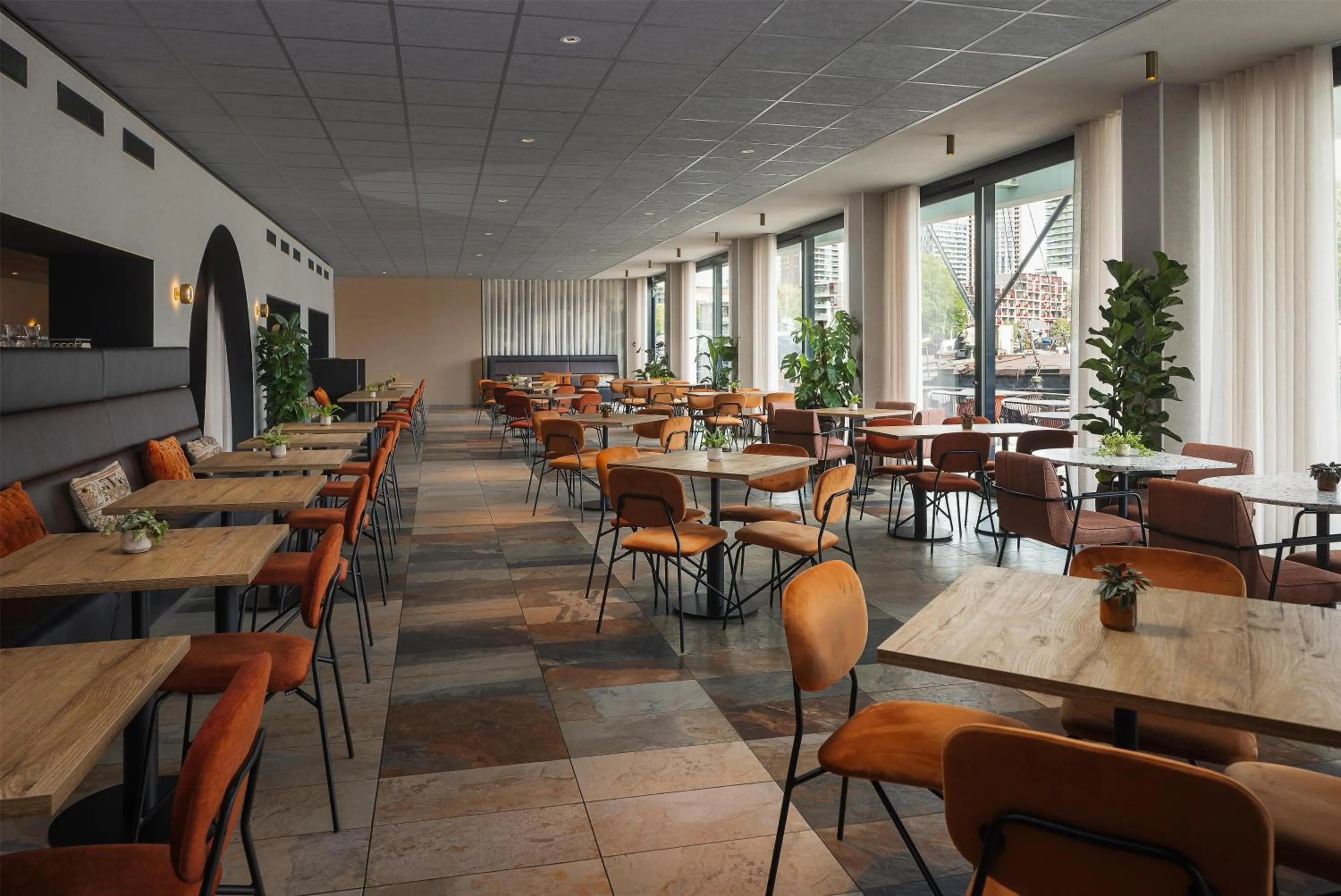 Restaurant/places to eat in Haven Hotel Rotterdam, Curio Collection by Hilton