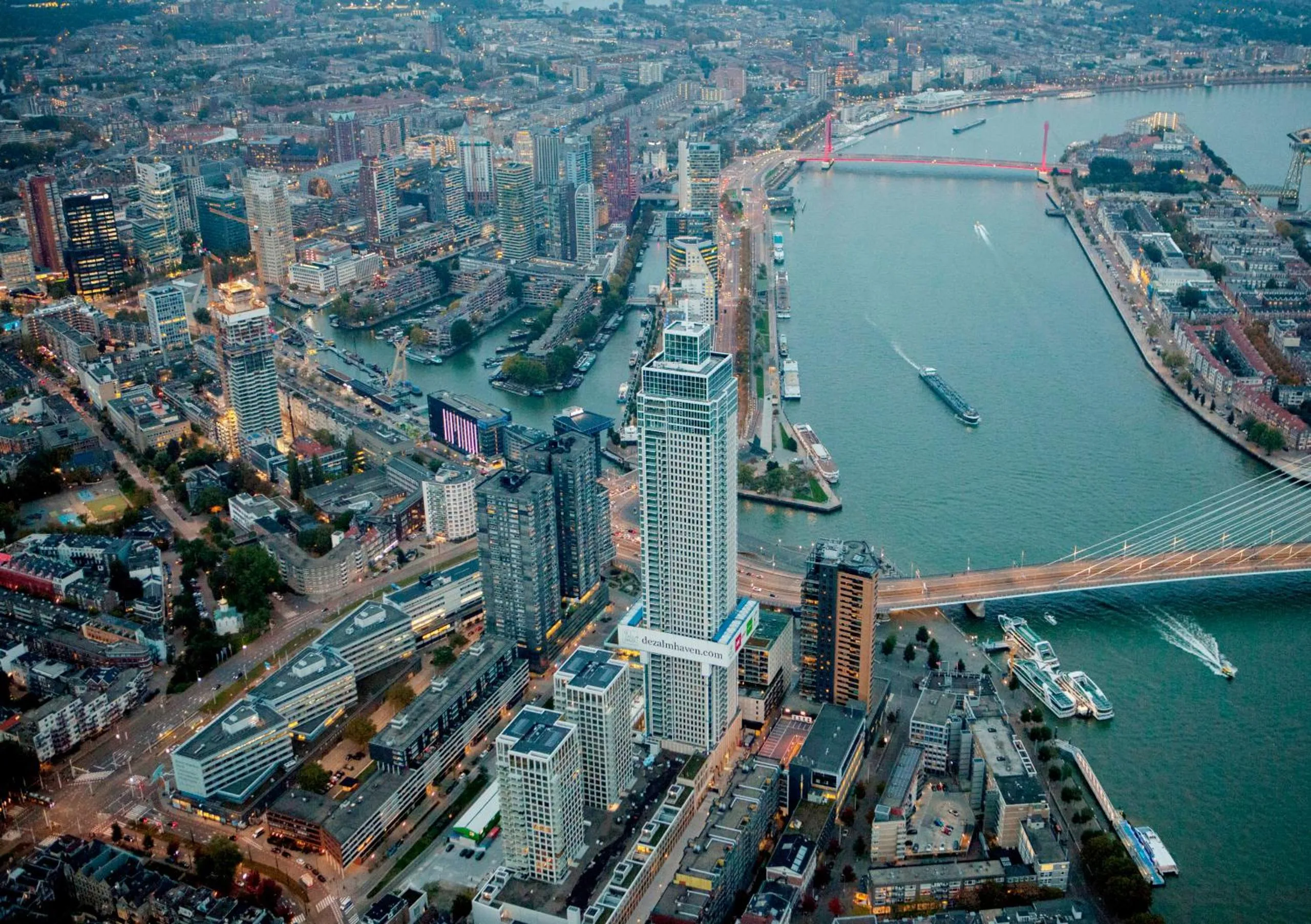 Area and facilities in Haven Hotel Rotterdam, Curio Collection by Hilton