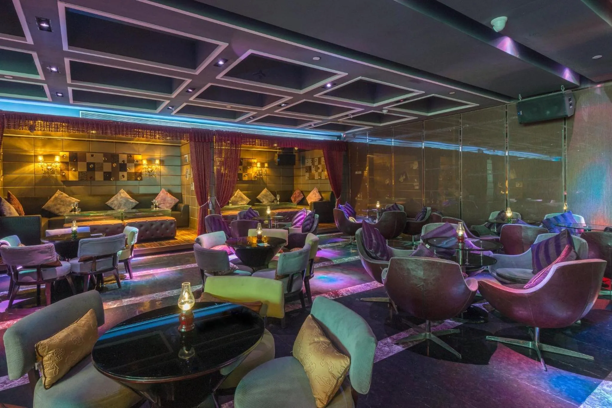 Lounge or bar in Crowne Plaza Hotel Lanzhou by IHG