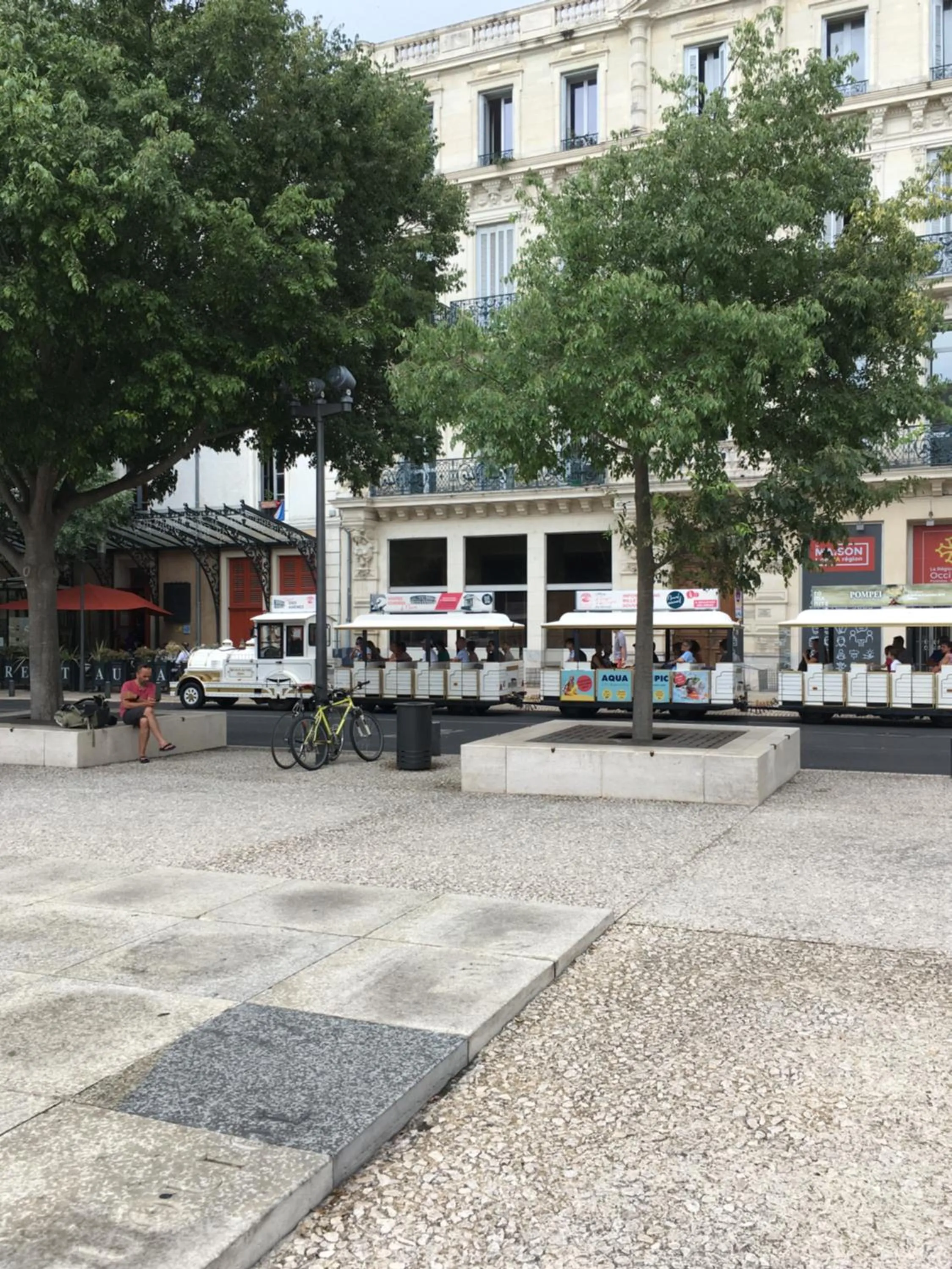 Property building in La Chambre Haute et son jardin dans les hauteurs de Nîmes