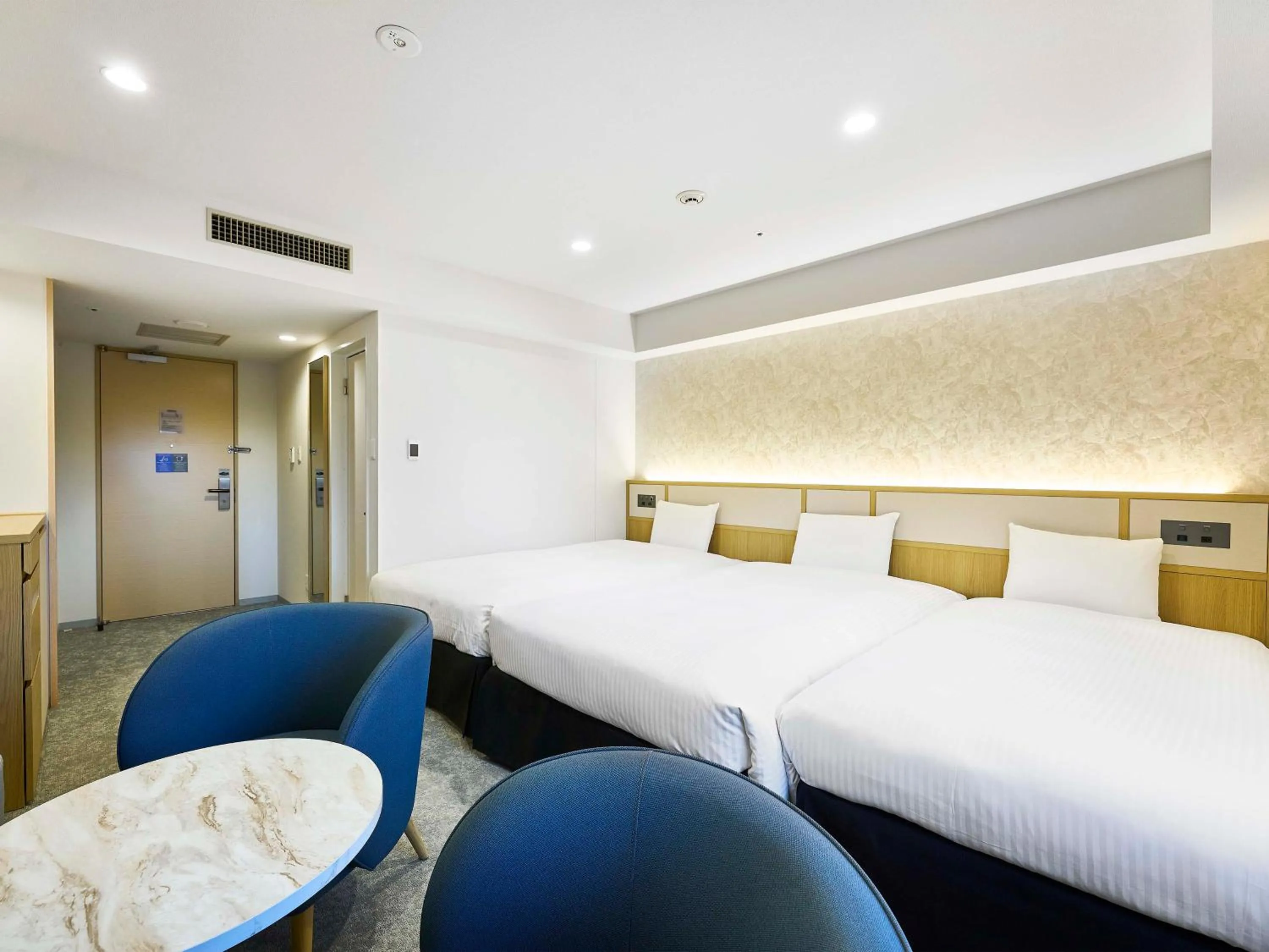 Photo of the whole room, Bed in Daiwa Roynet Hotel Naha Kokusaidori