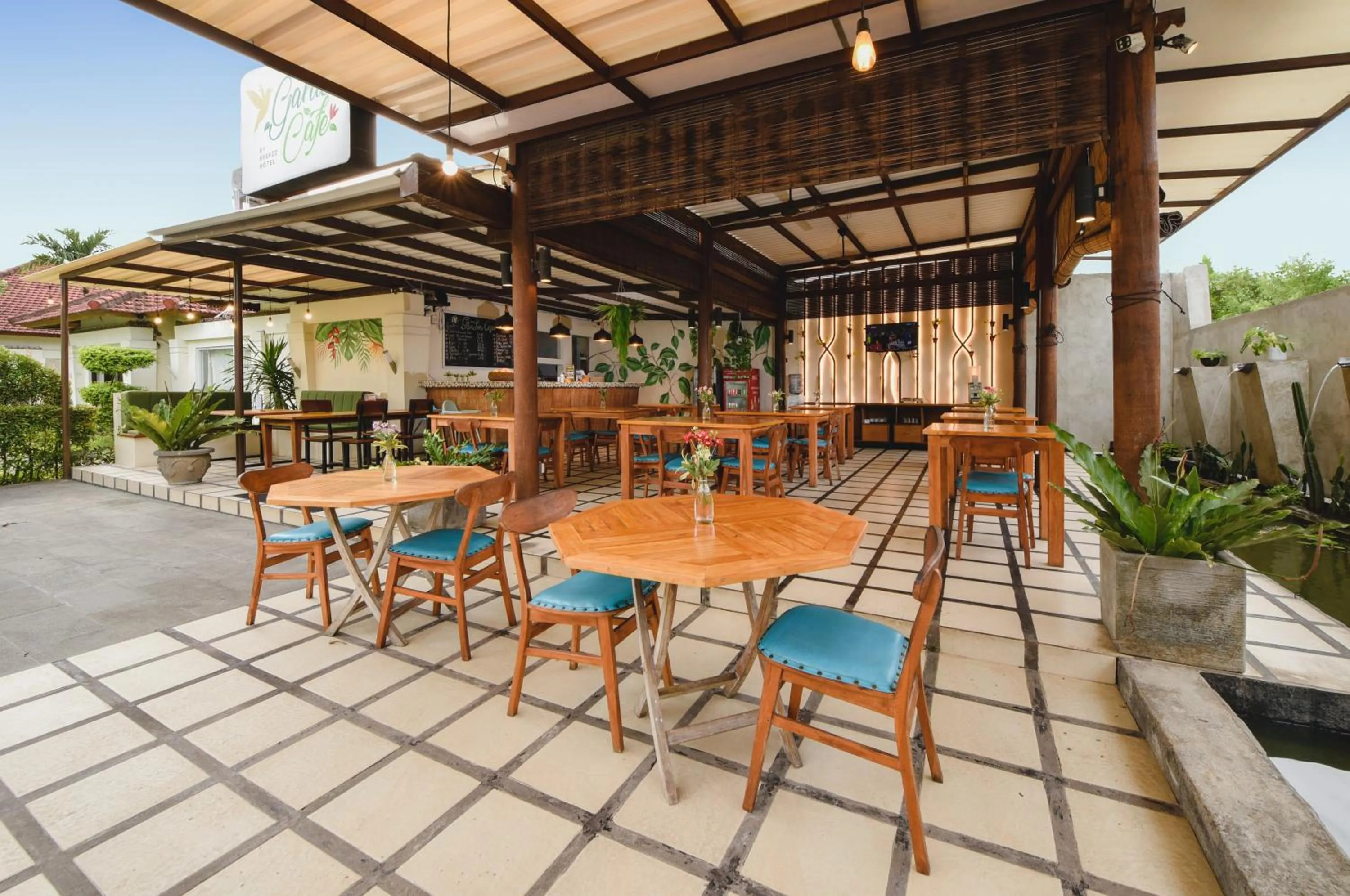 Restaurant/places to eat in Bali Breezz Hotel
