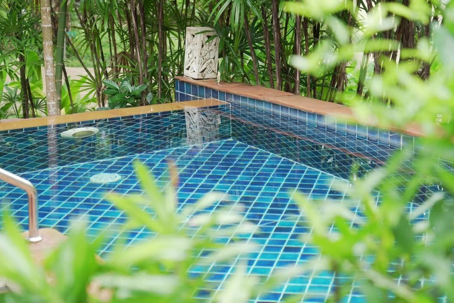 Swimming pool in Seaview Resort Khao Lak - SHA Plus