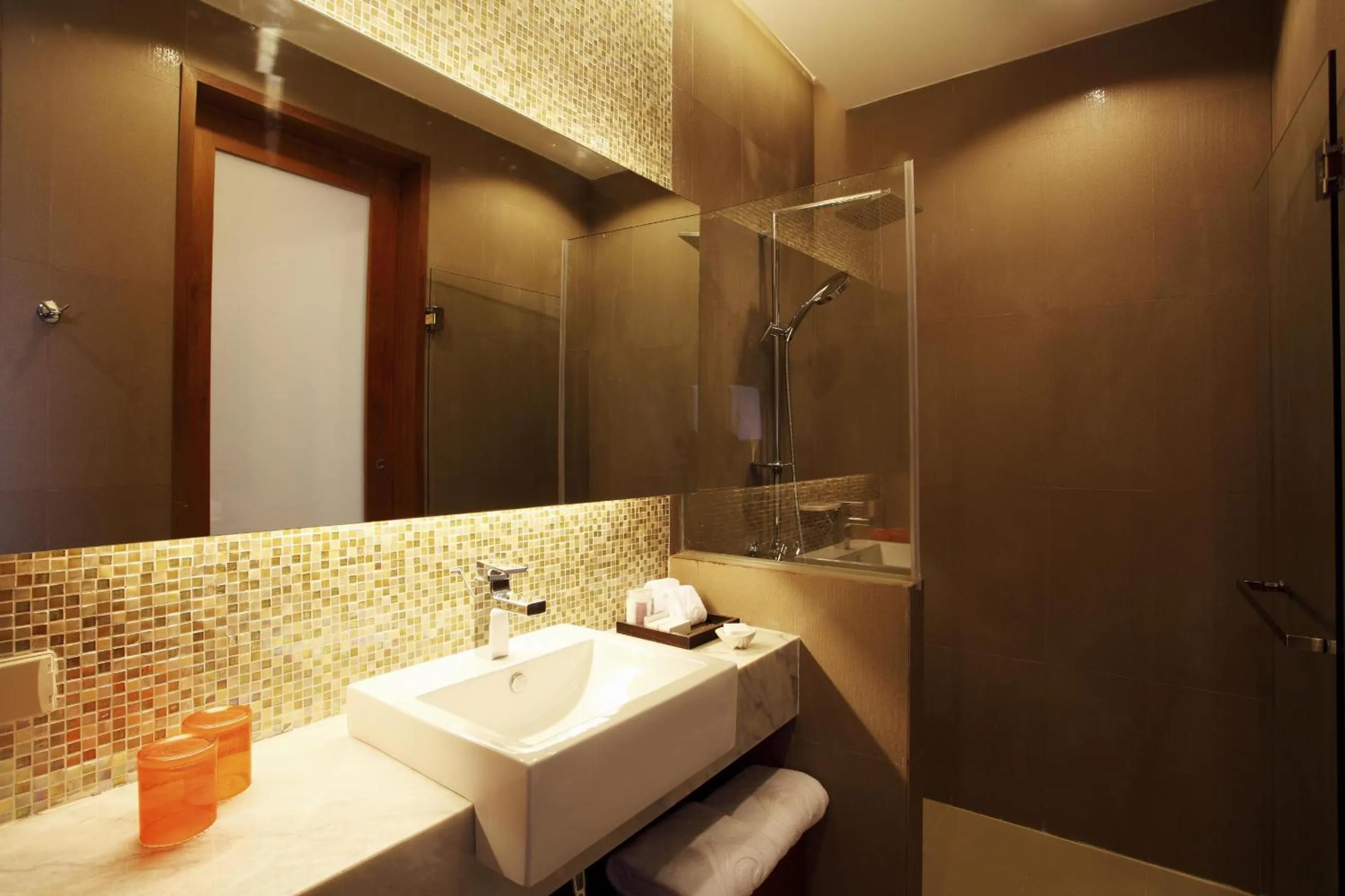 Shower in Seaview Resort Khao Lak - SHA Plus