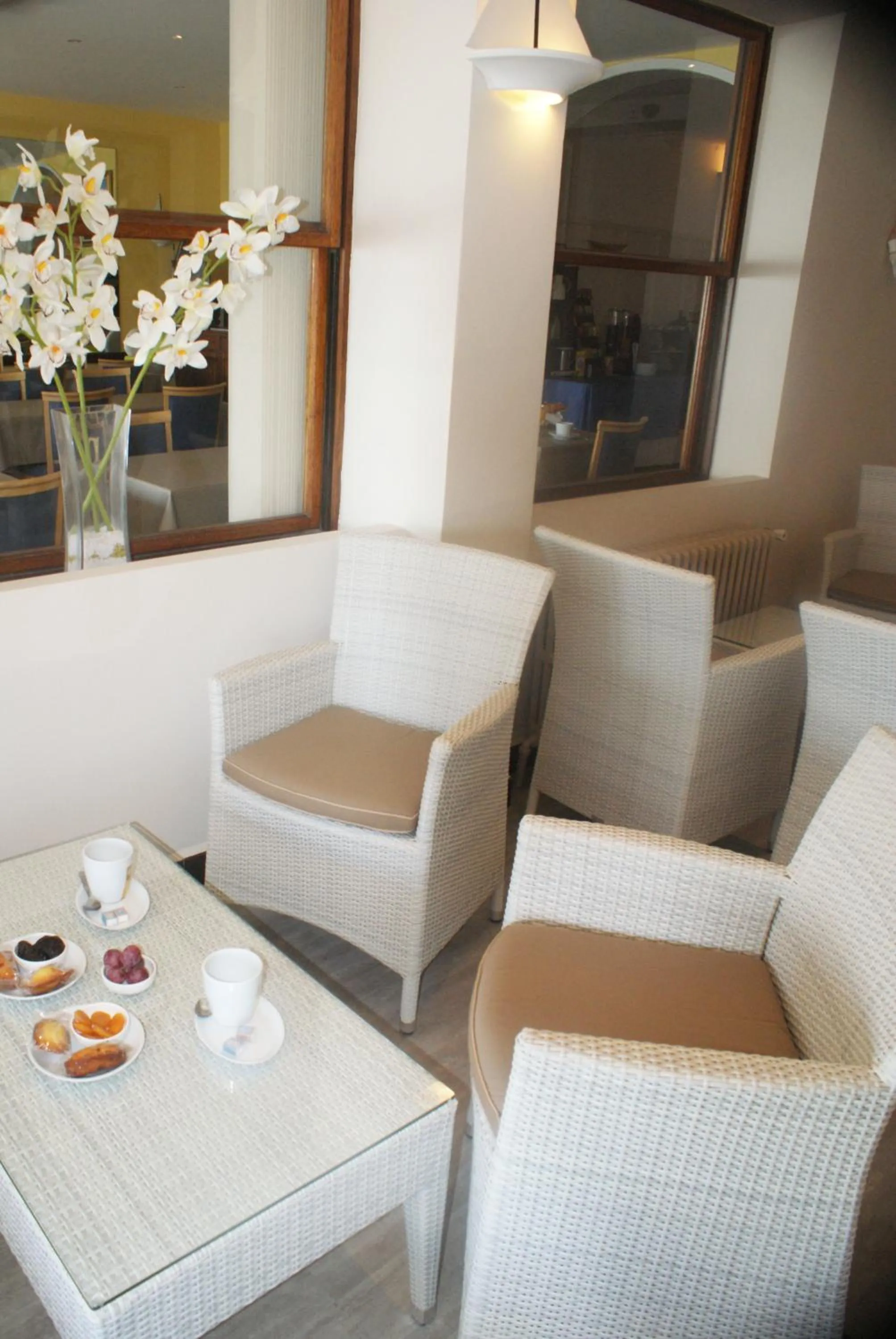 Lounge or bar in Hôtel Beau Rivage