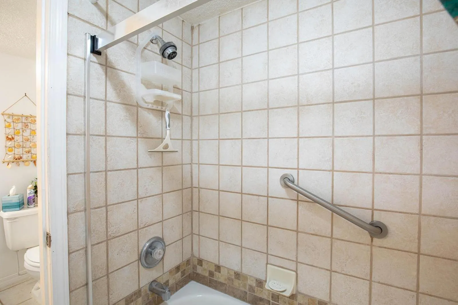 Shower in Keeler Island Princess 508