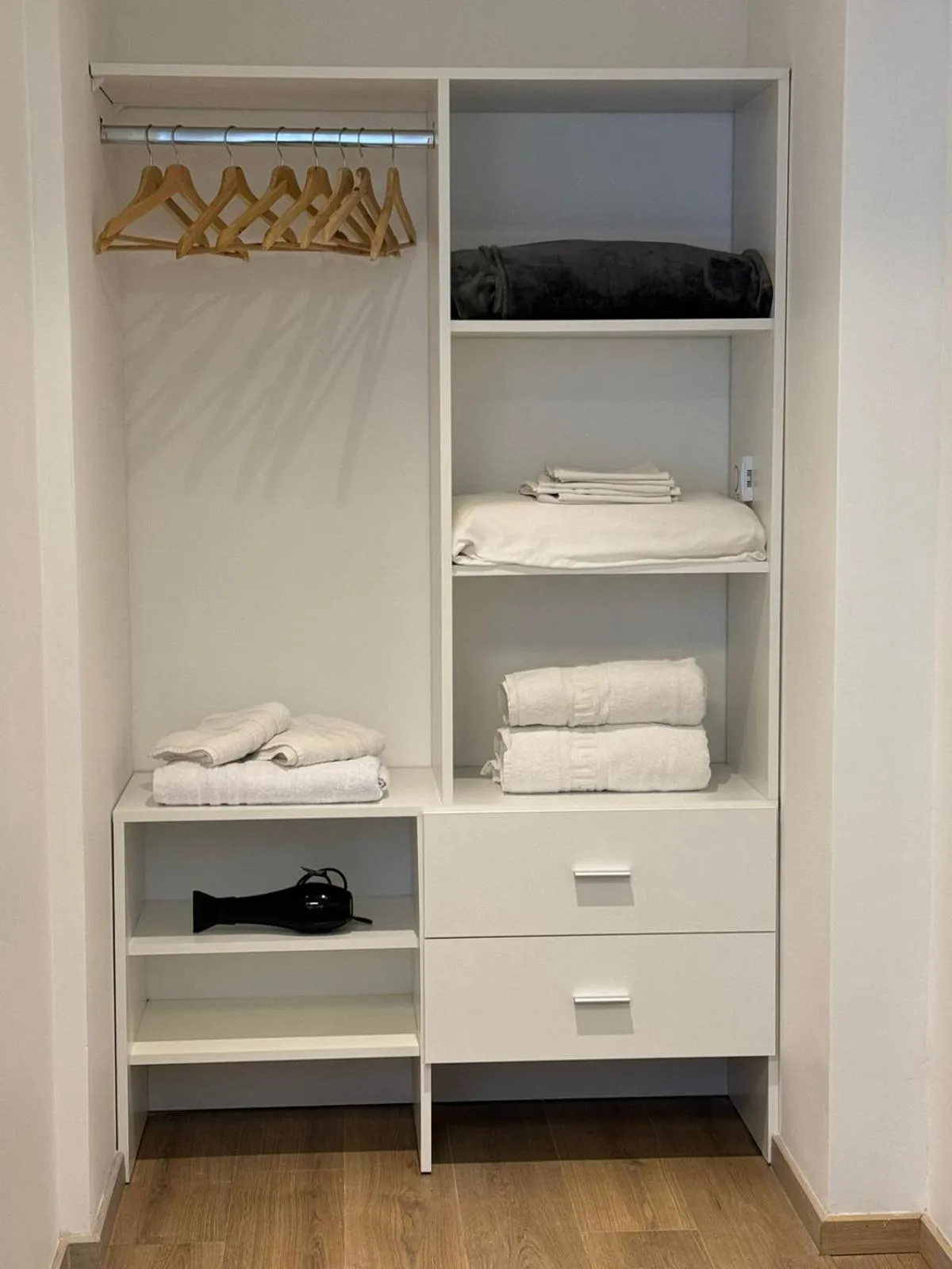 wardrobe in Monroe Suites