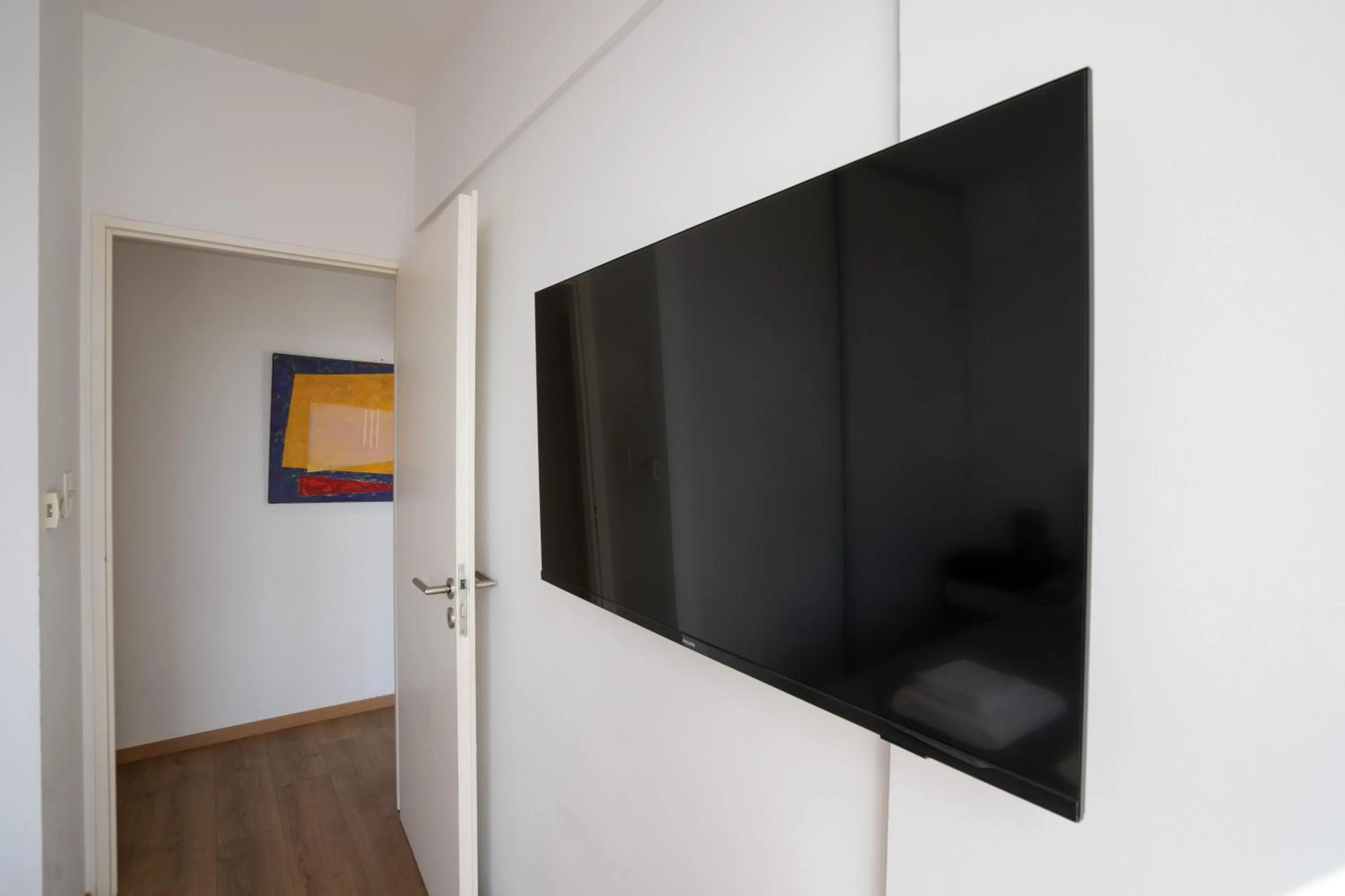 TV and multimedia in Monroe Suites