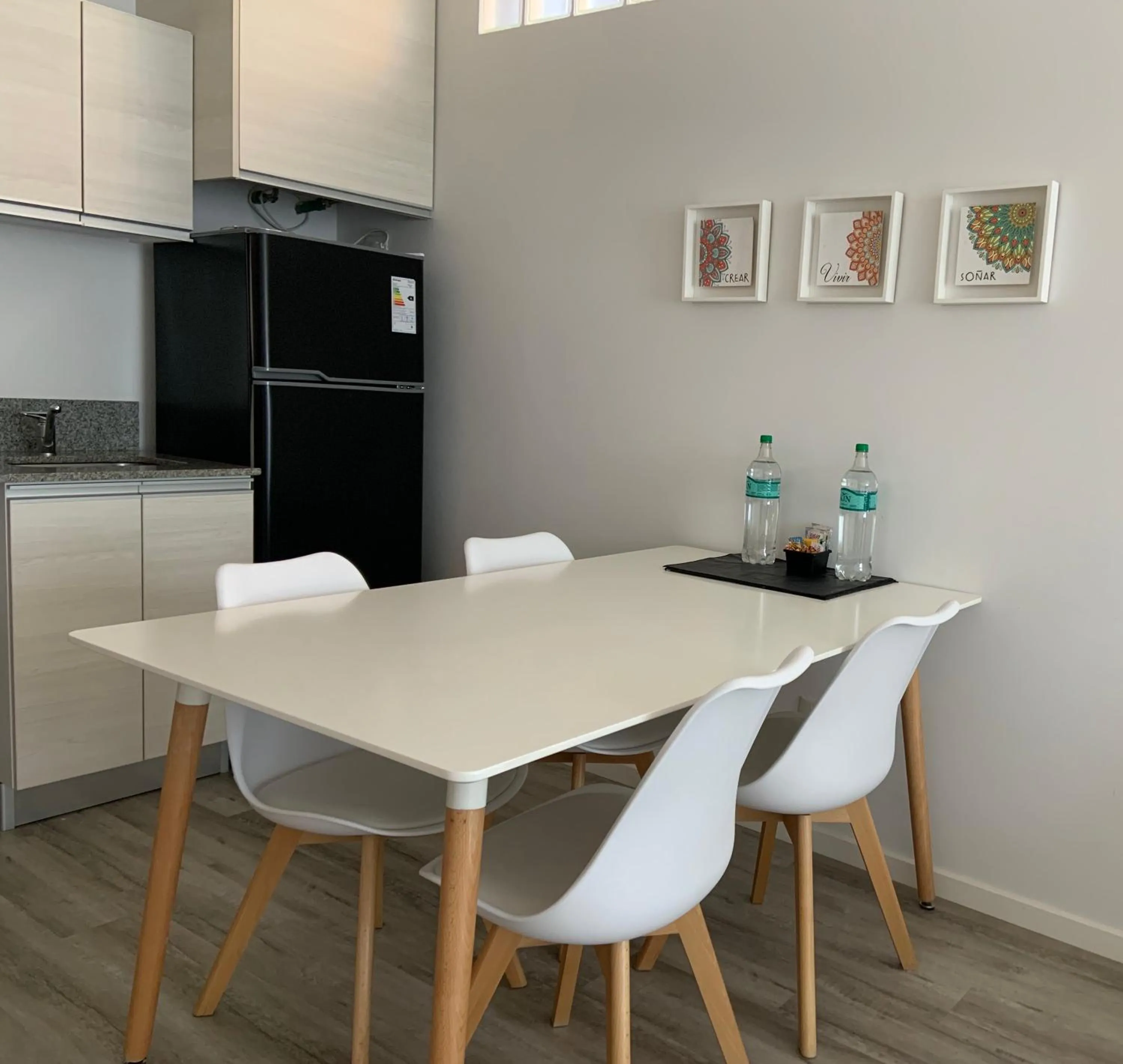 Dining area in Monroe Suites