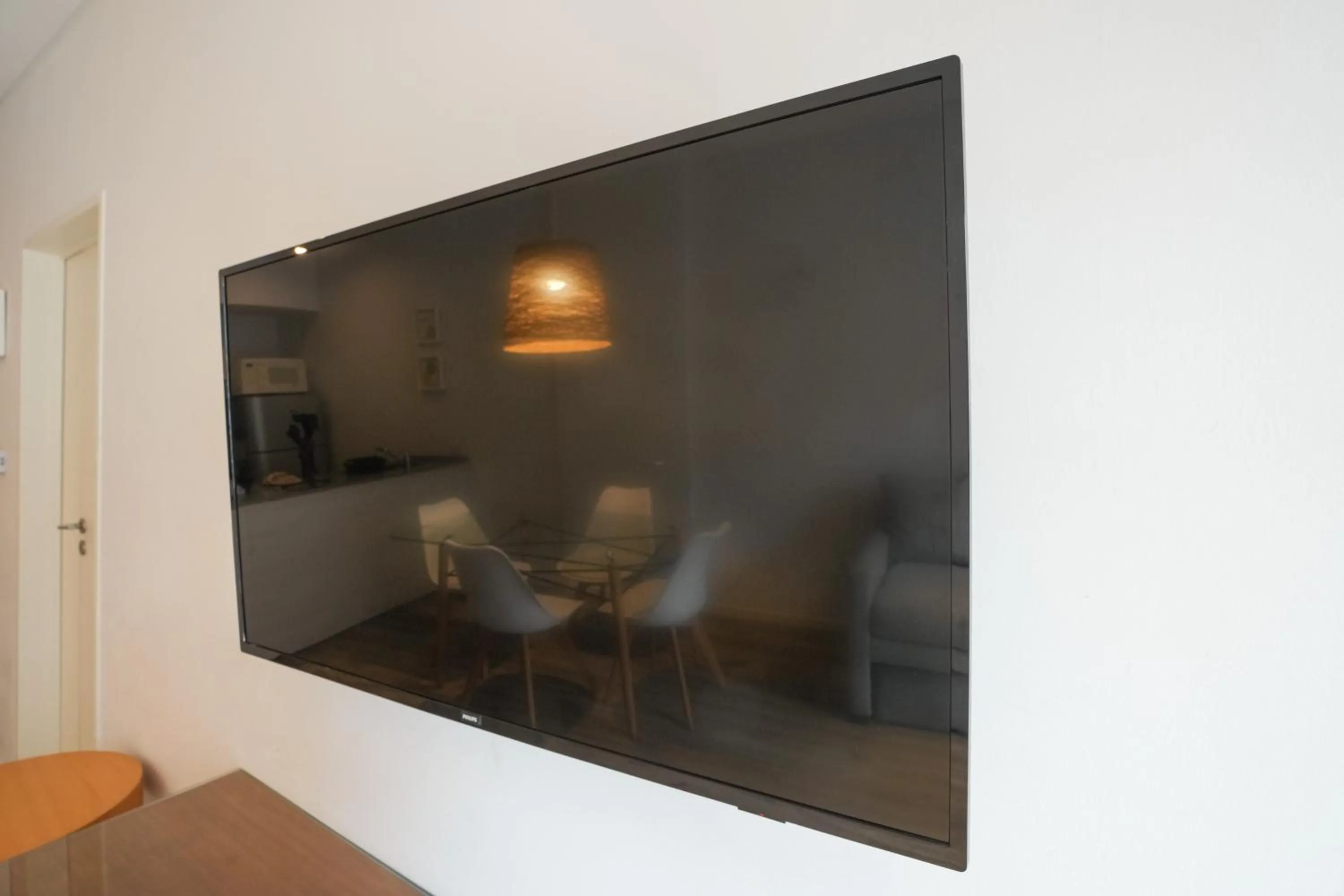 TV and multimedia in Monroe Suites